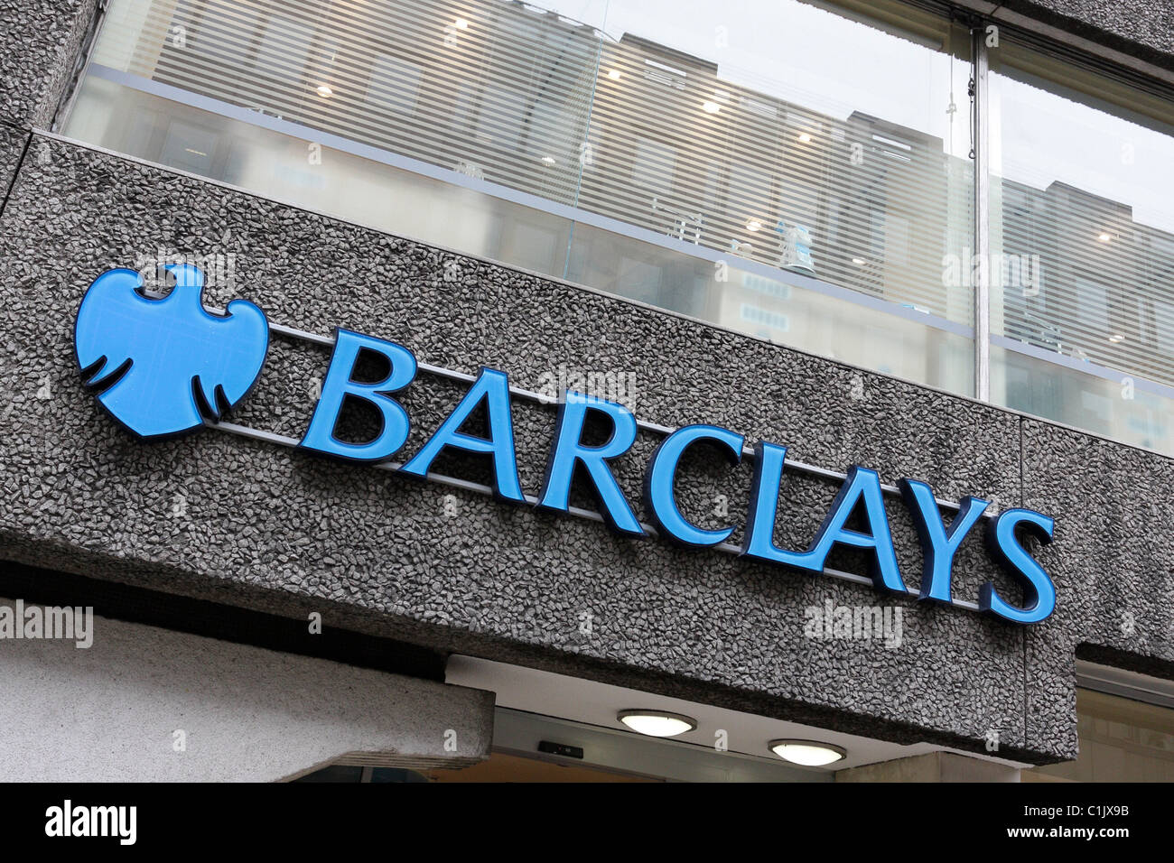 Barclays Bank scritte e logo, Moorgate, città di Londra, Inghilterra. Foto Stock