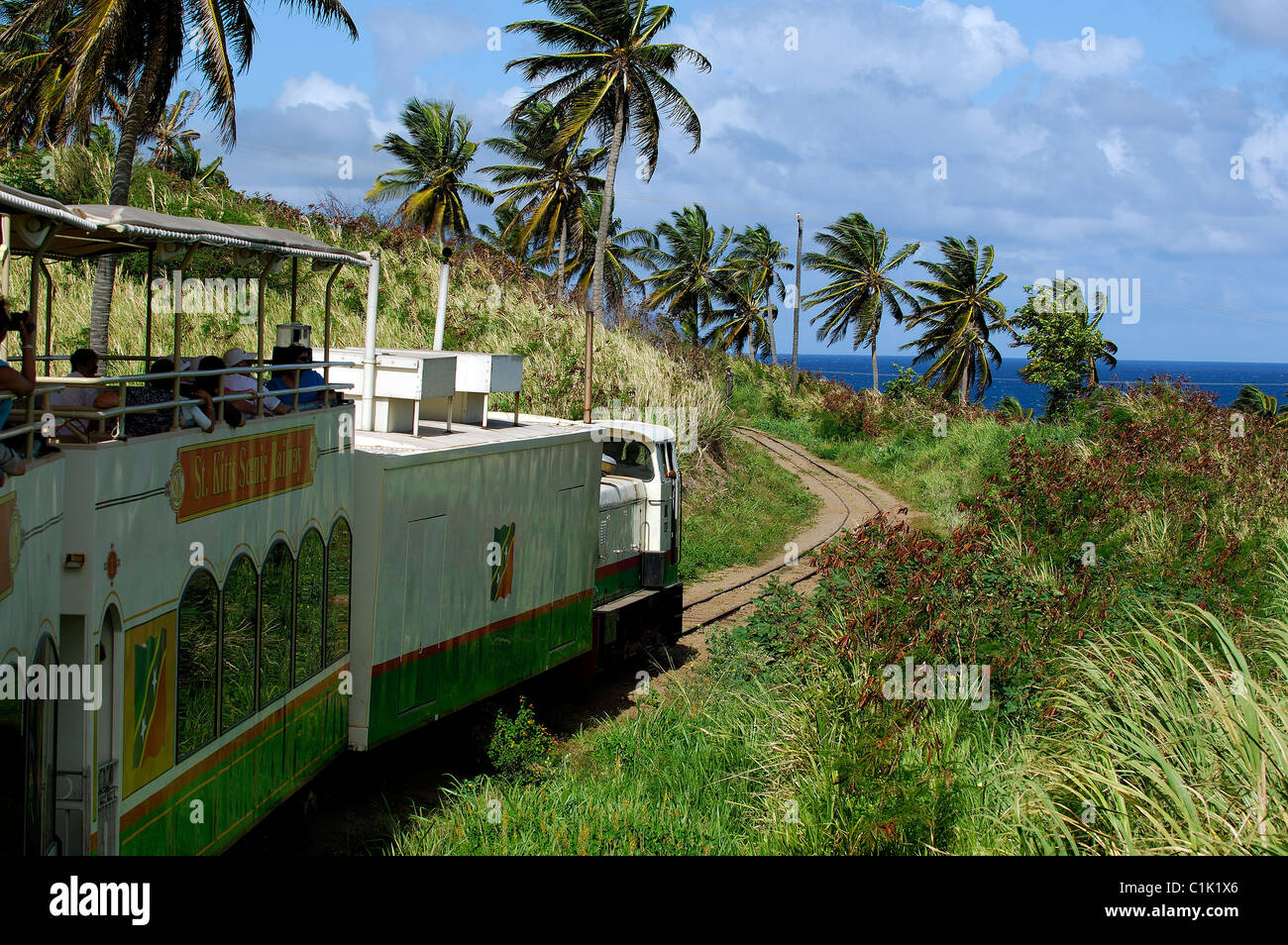 Mar dei Caraibi, St Kitts Island (Saint-Christopher), il treno turistico che va in giro per l'isola Foto Stock