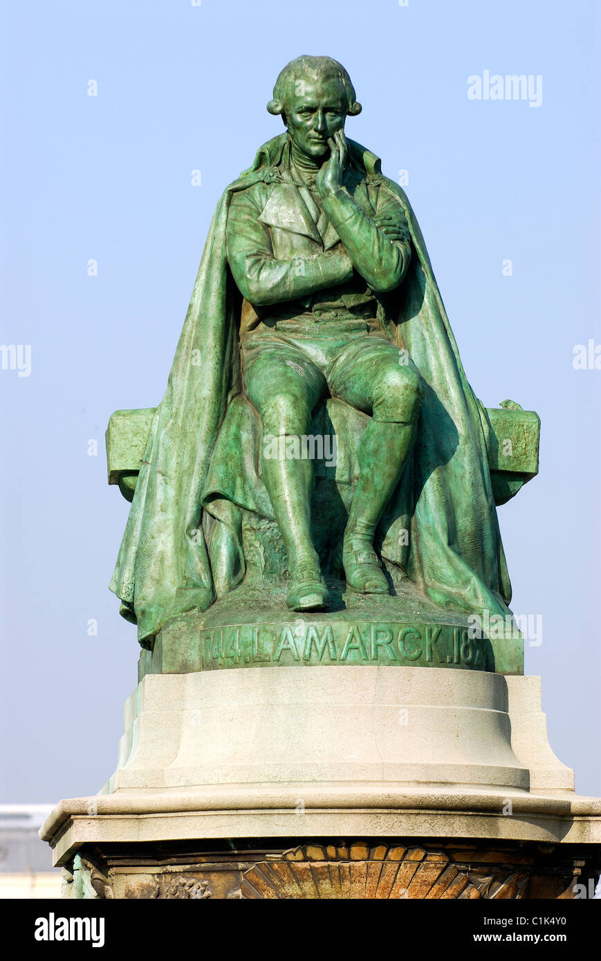 Francia, Parigi, di sculture di Jean Baptiste Lamarck al jardin des plantes il giardino di piante Foto Stock