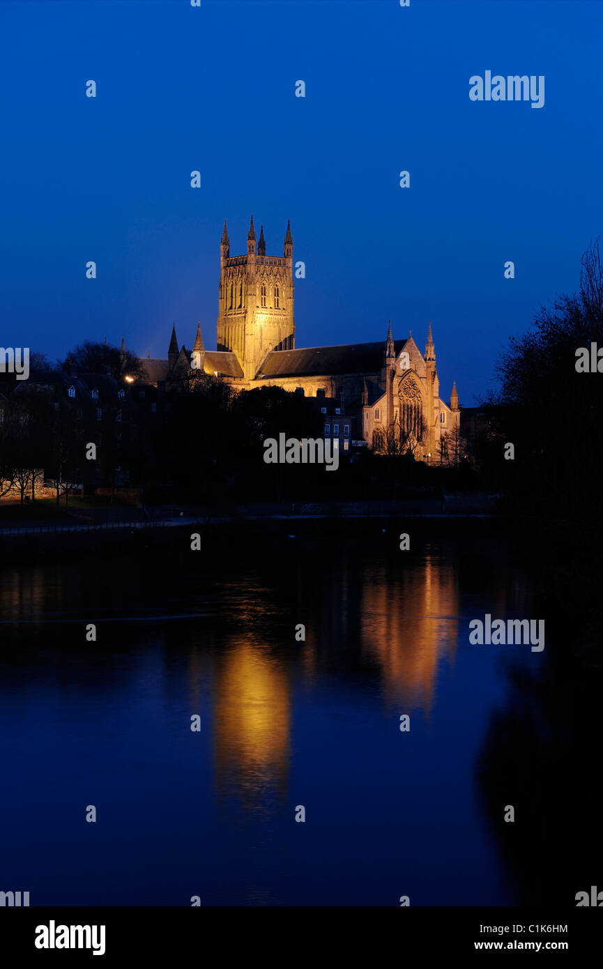 Cattedrale di Worcester e il fiume Severn Foto Stock