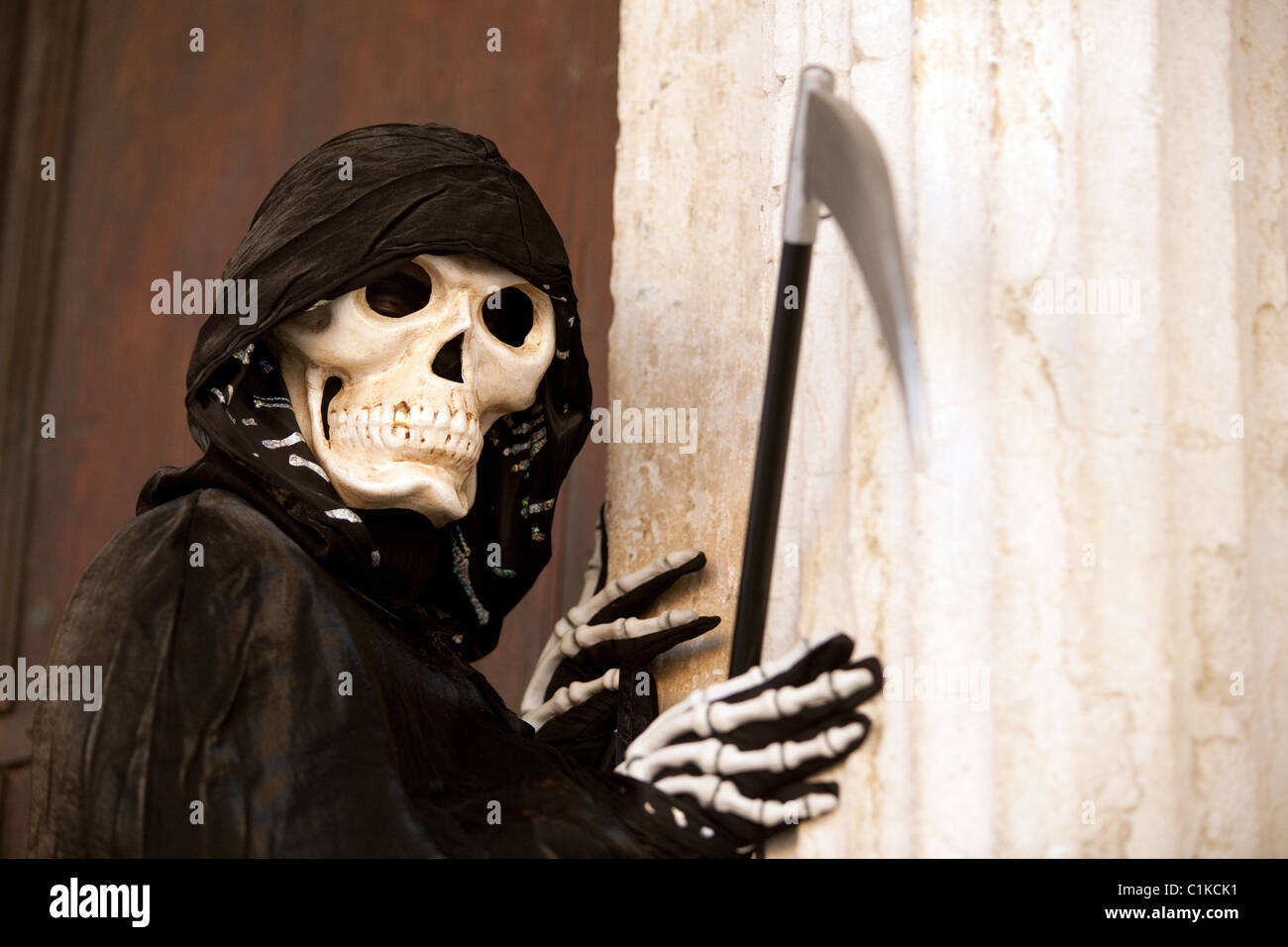 Masqueraders in costume, il Carnevale di Venezia, Venezia Italia Foto Stock
