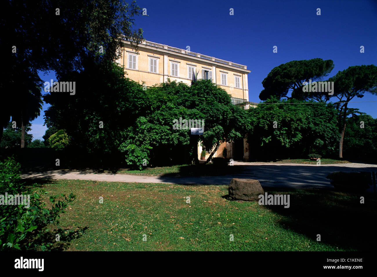 Italia, Roma, Celio, Villa Celimontana, Palazzo della Società geografica Italiana Foto Stock