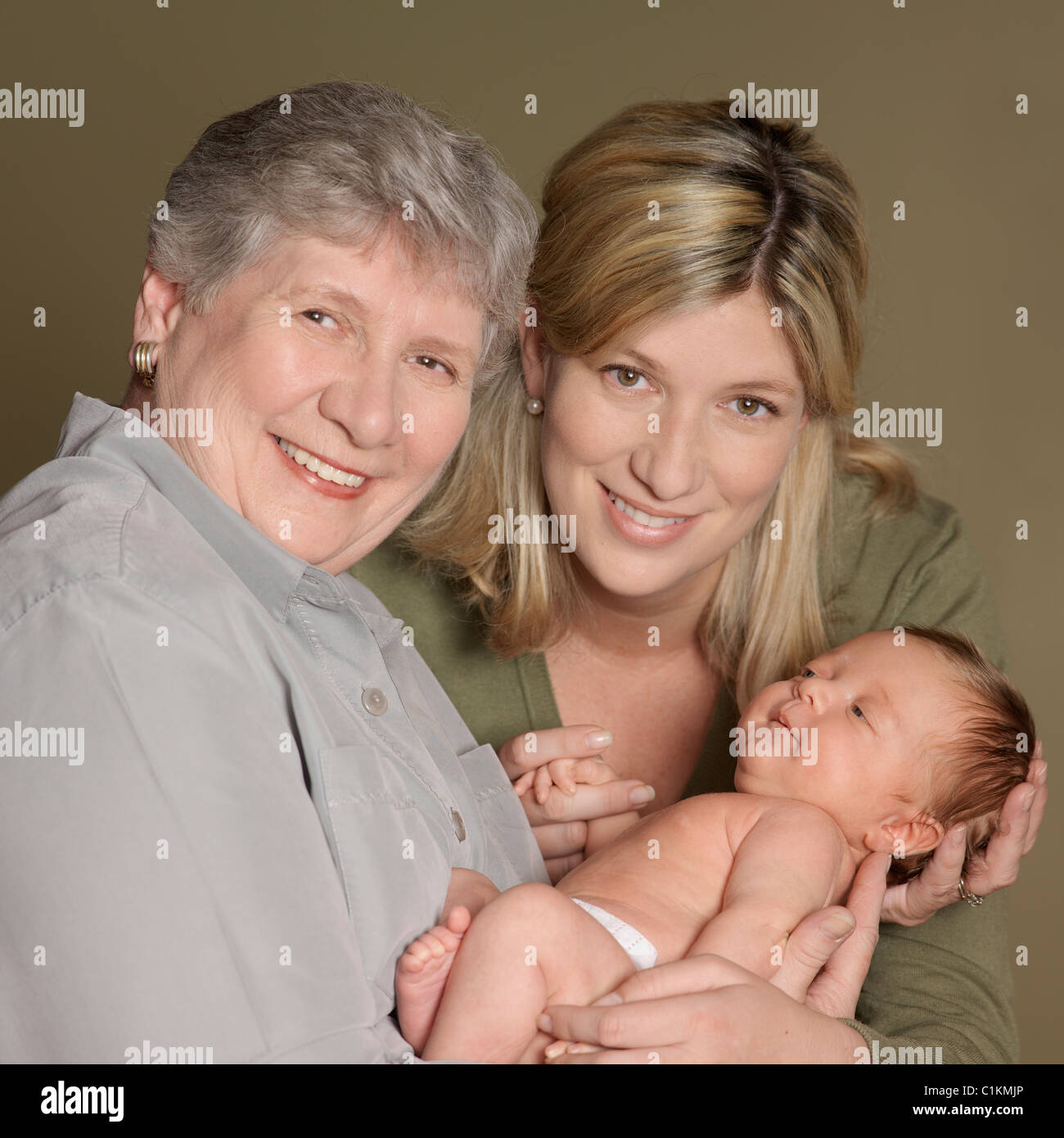 Ritratto della madre e della nonna con neonati Foto Stock