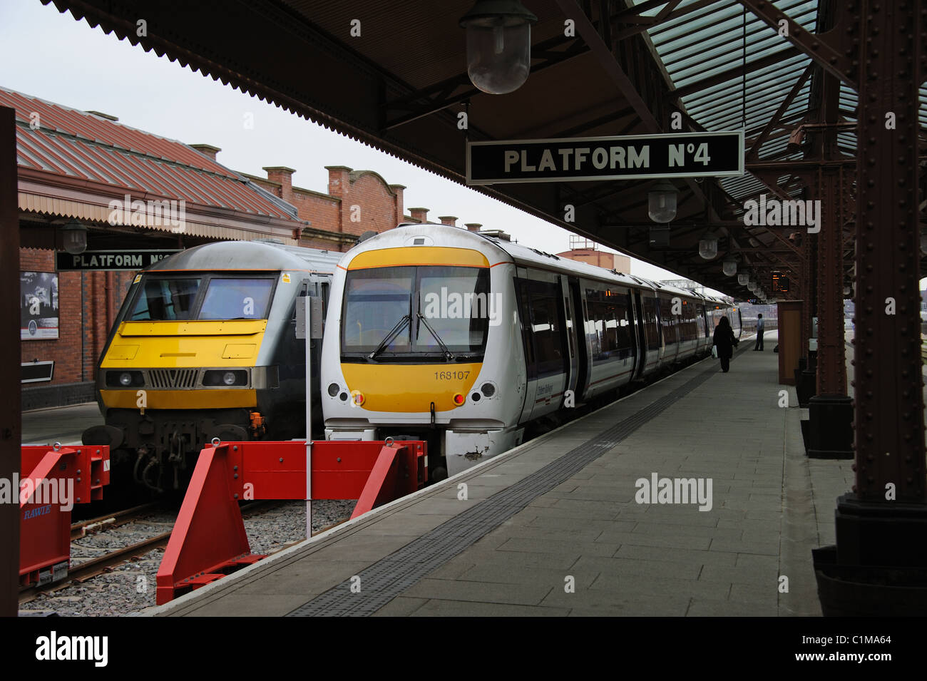 Birmingham Moor Street Station moderni treni passeggeri Chiltern linea Foto Stock