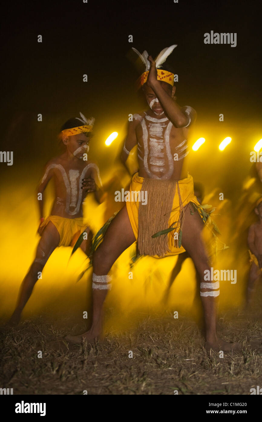 Danzatori indigeni performanti a Laura Aboriginal Dance Festival. Laura, Queensland, Australia Foto Stock