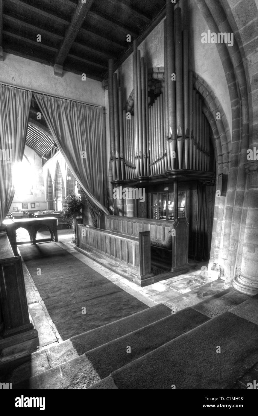 Organo della Chiesa. St Mary la chiesa Vergine, St Briavels, Foresta di Dean, Regno Unito. Foto Stock