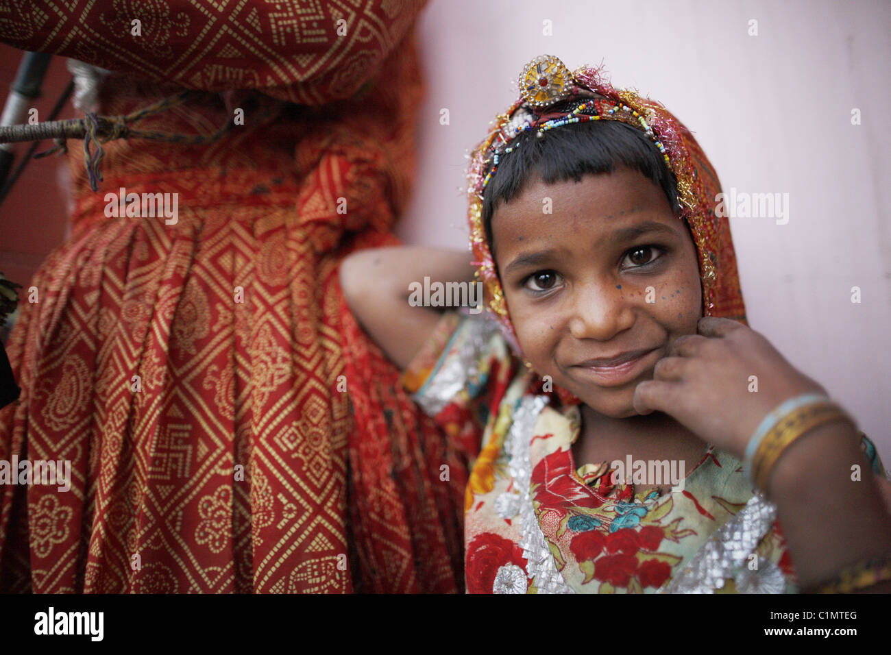 IND India,20110310, bella, taglia piccola ragazza con il costume tradizionale Foto Stock