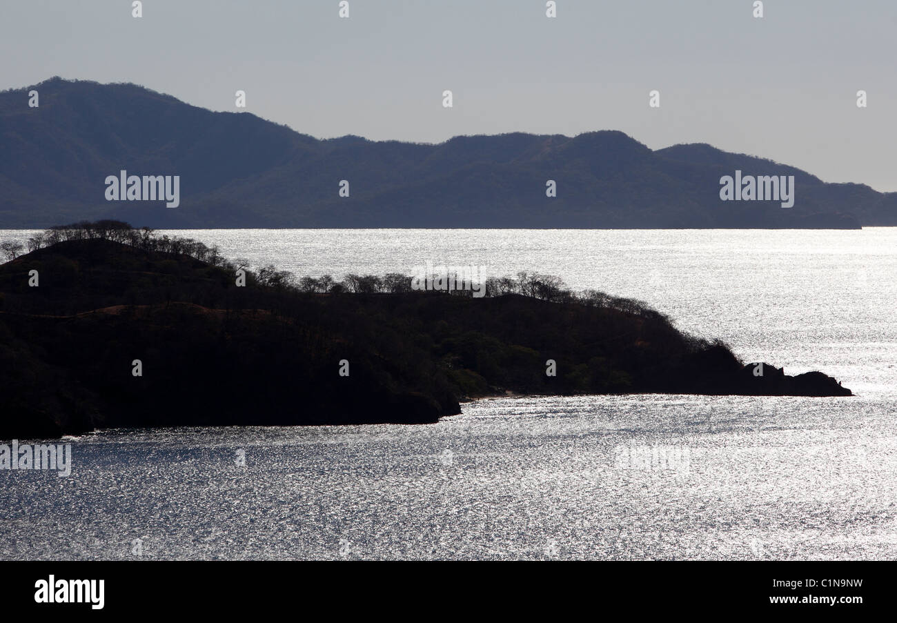 Promontori si aggettano nella Bahia de Culebra, Nicoya peninsula, Costa Rica Foto Stock