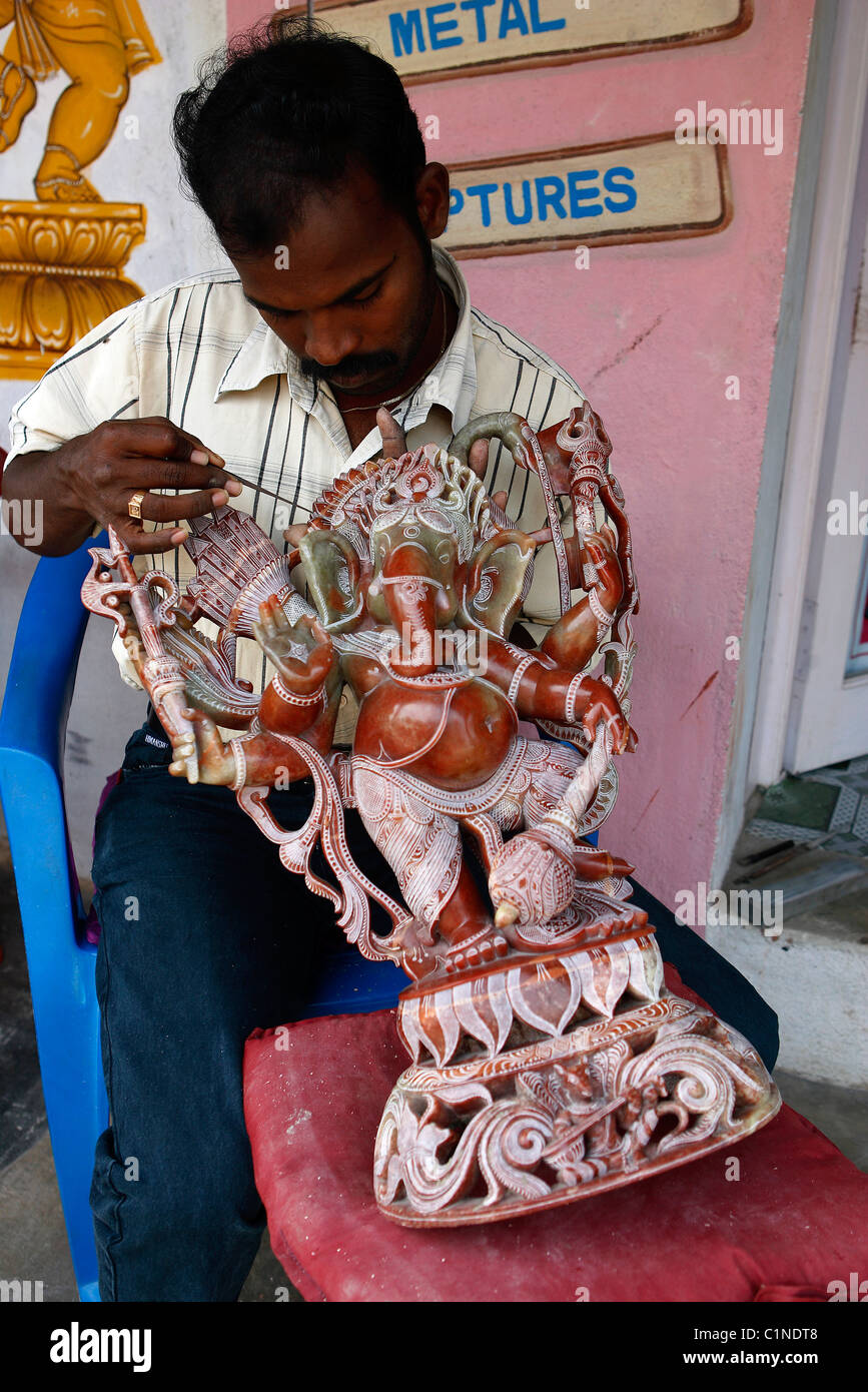 India, nello Stato del Tamil Nadu, Mahabalipuram, marmo rosso scultura di Ganesh Foto Stock