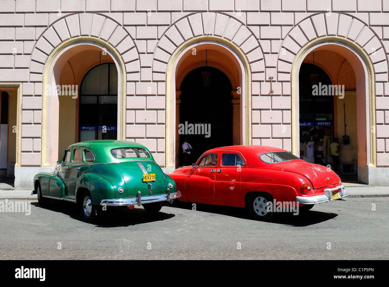 Cuba, l Avana vecchia vettura americana sul Paseo del Prado Foto Stock