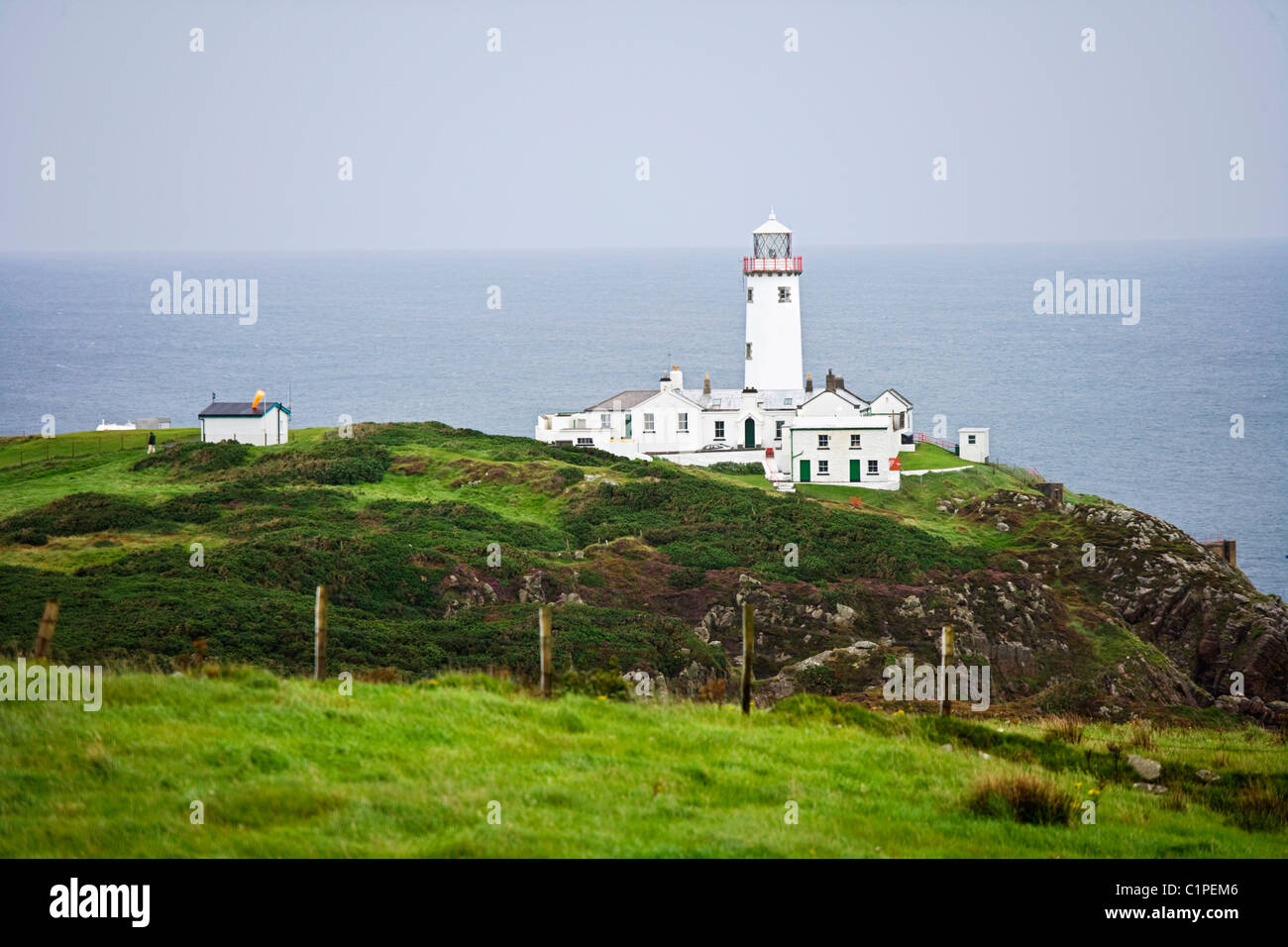 Repubblica di Irlanda, Fanad Penninsula, Fanad Head, Faro sulla scogliera Foto Stock