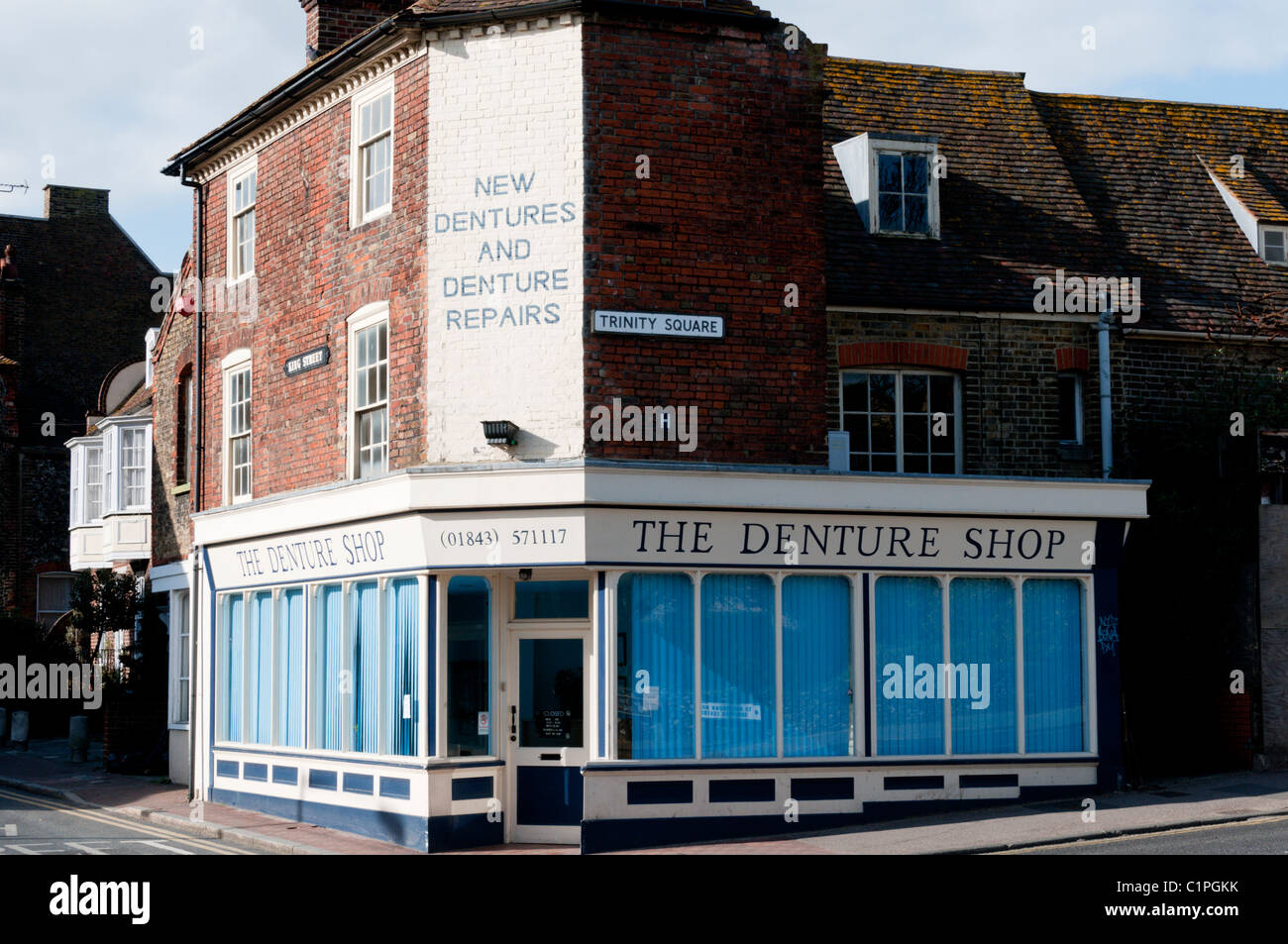 Una dentiera repair shop in Margate, Kent Foto Stock