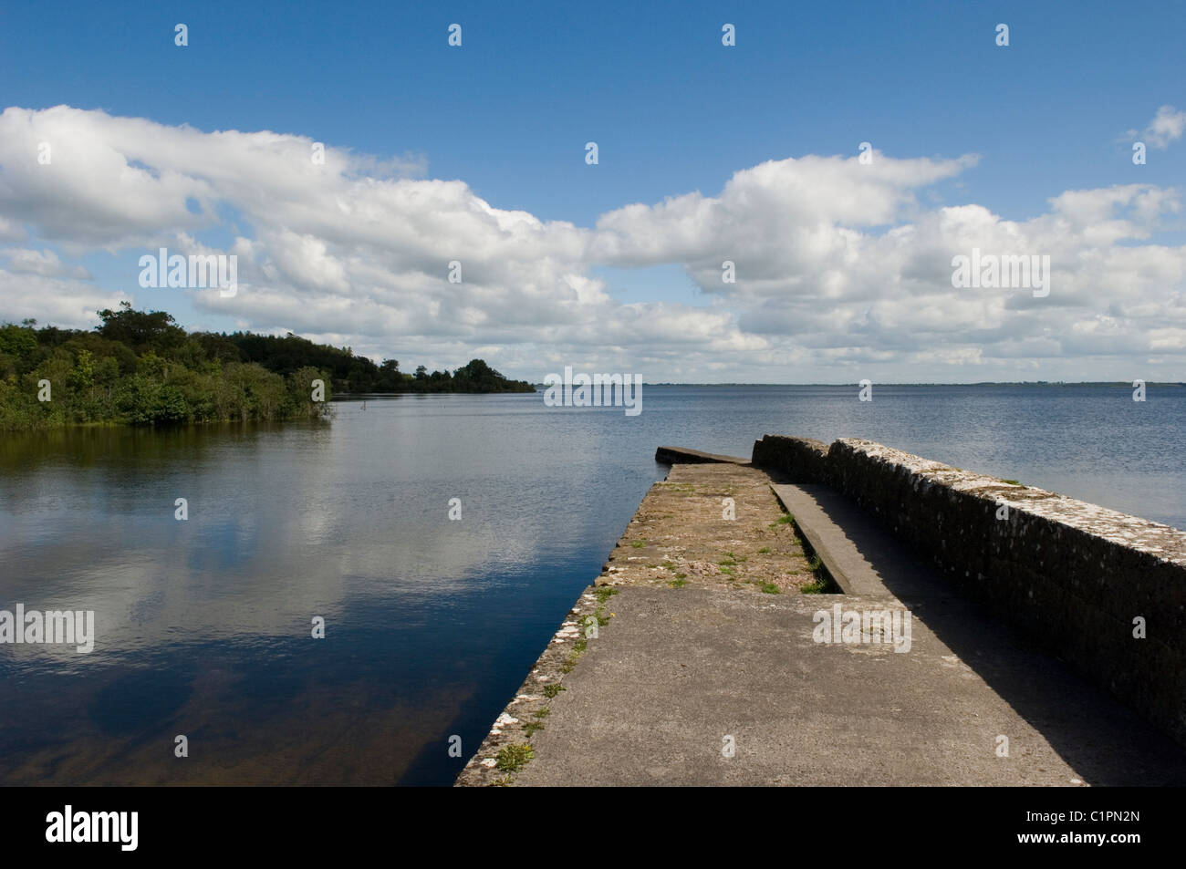 Repubblica di Irlanda, Connemara, Lough Mask, pontile sul lago Foto Stock