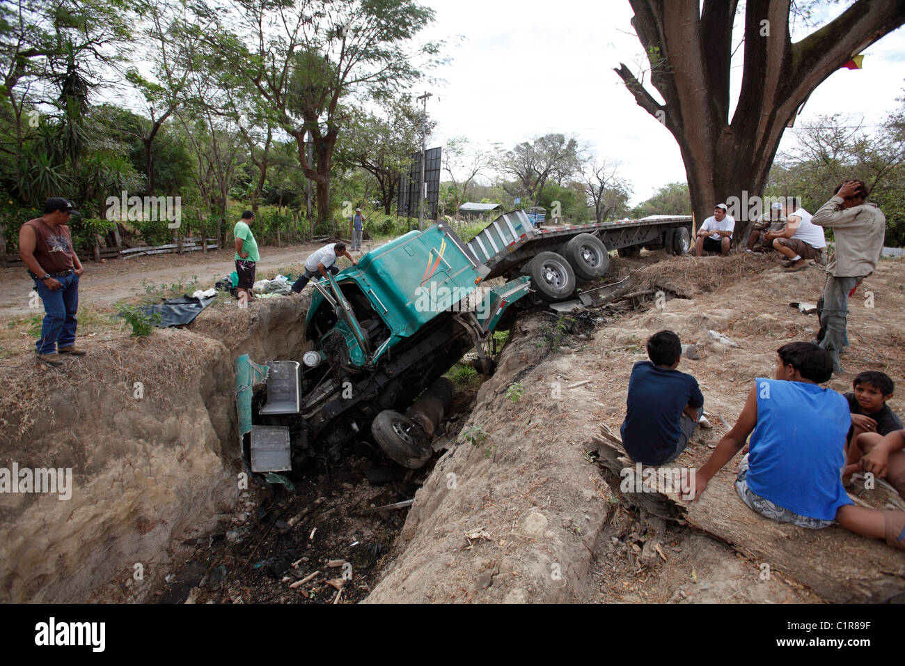 Carrello crash sull'Inter American Highway, Guanacaste in Costa Rica Foto Stock