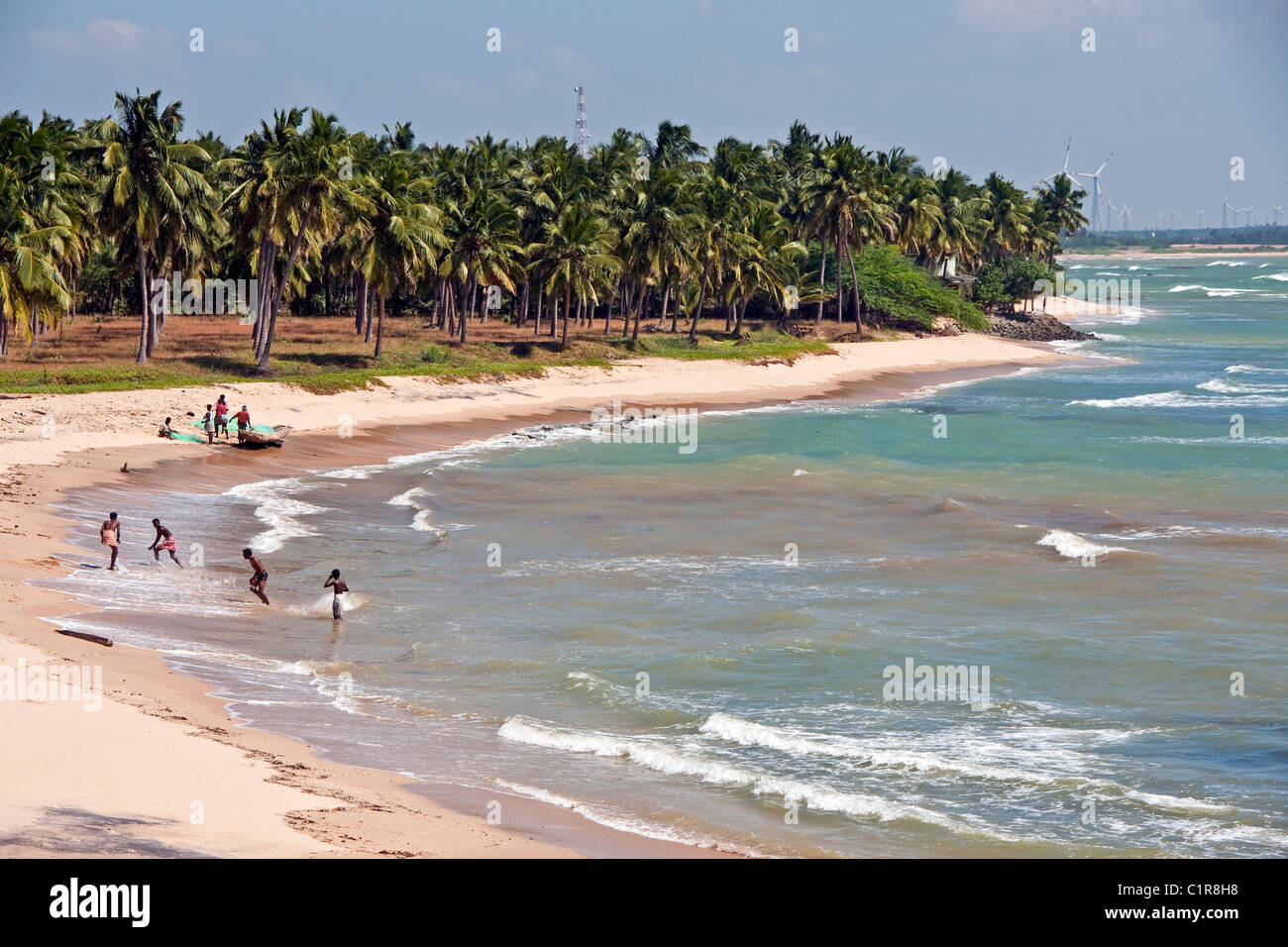 Costa a terminus del Mare Arabico e il golfo del Bengala a punta meridionale dell'India vicino a Kanyakumari in Tamil Nadu Foto Stock