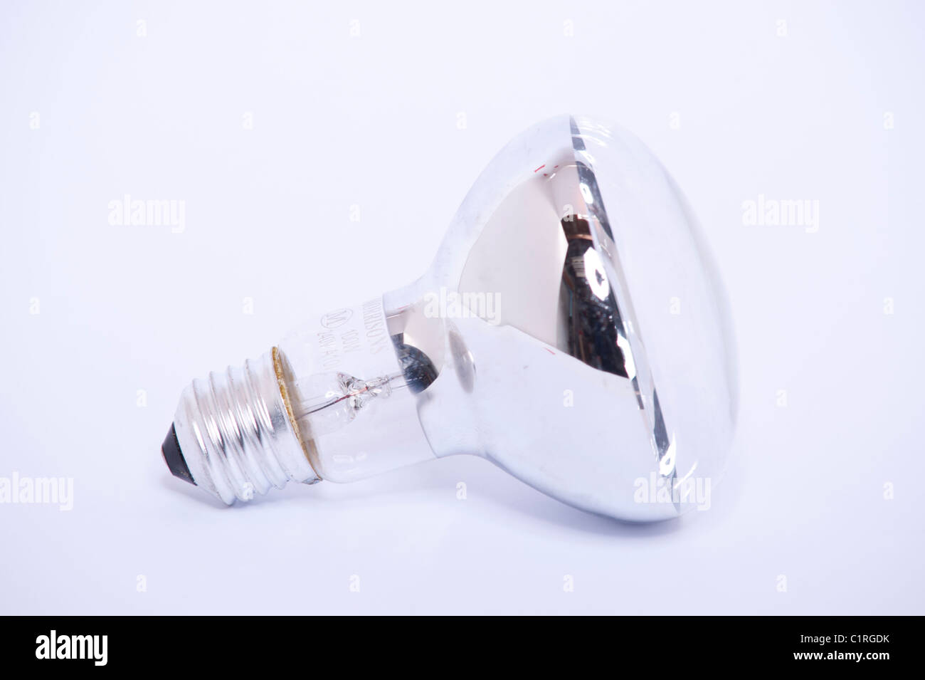 A 100 watt vite montare la lampadina elettrica su sfondo bianco Foto Stock