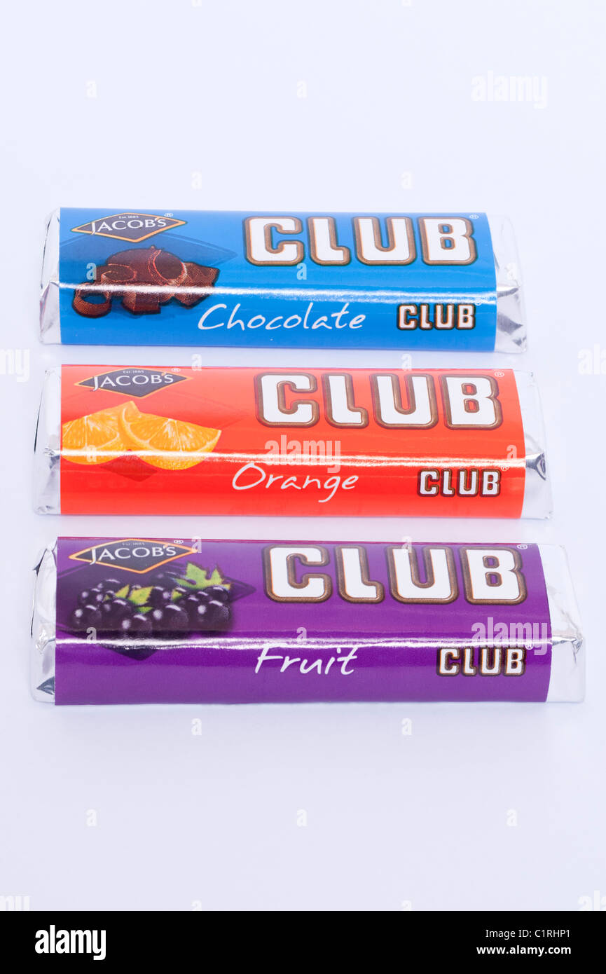 Una selezione di differenti aromatizzati Jacobs Club biscotti al cioccolato su sfondo bianco Foto Stock