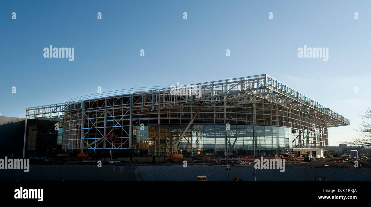 La National Indoor Arena e il Sir Chris Hoy Velodrome in costruzione per i Giochi del Commonwealth Glasgow 2014 Foto Stock