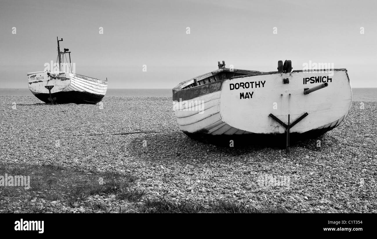Barche di pescatori sulla spiaggia di Aldeburgh Suffolk, Inghilterra, Regno Unito Foto Stock