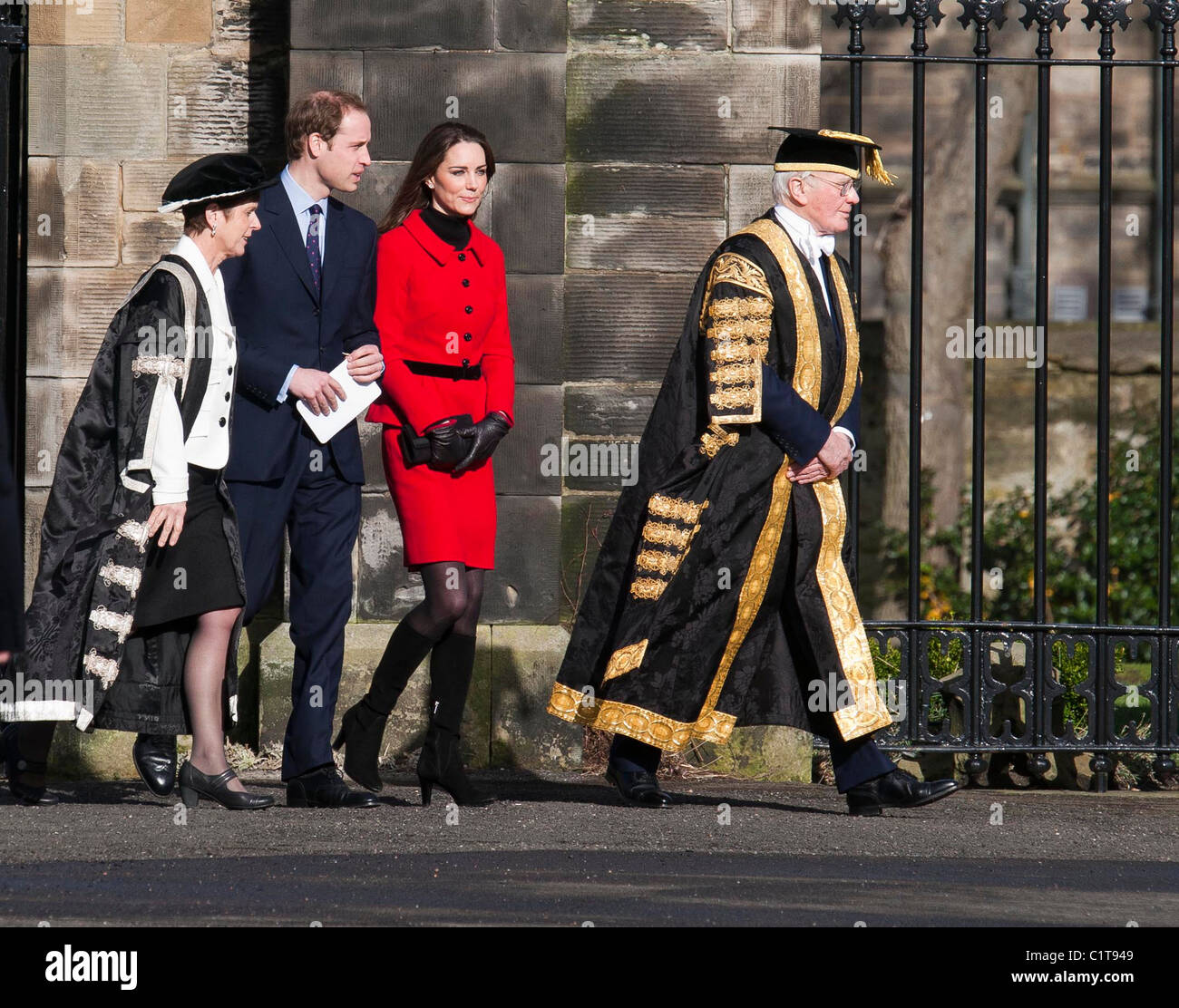Il principe William e Kate Middleton tornare alle loro vecchie università di Sant'Andrea in Scozia in visita nel febbraio 2011 Foto Stock