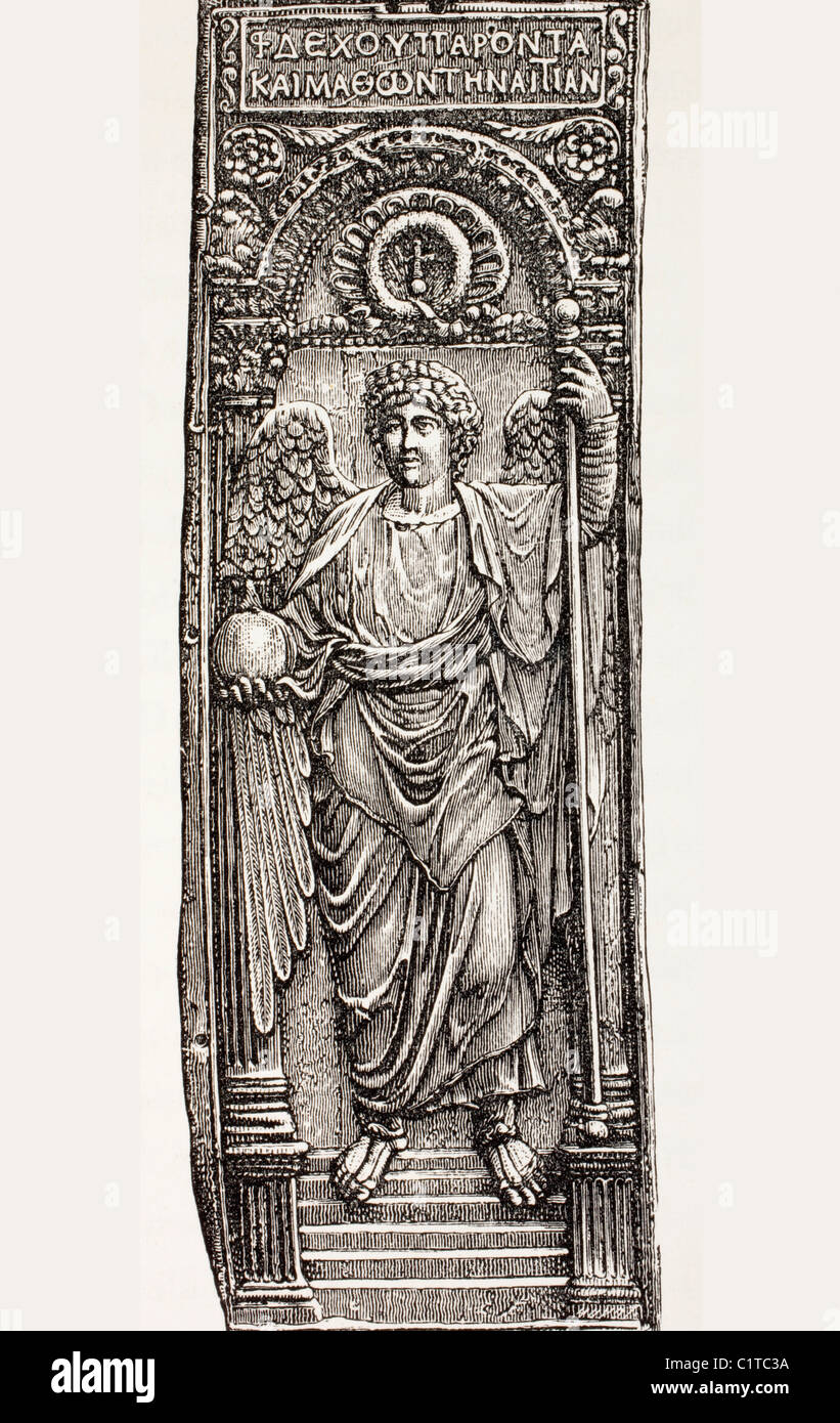 San Michele Arcangelo, il ministro di Dio, offrendo un imperatore bizantino un globo sormontato da una croce, simbolo di potere imperiale Foto Stock