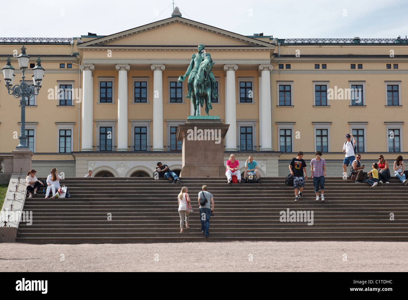 Il palazzo reale di Oslo Foto Stock
