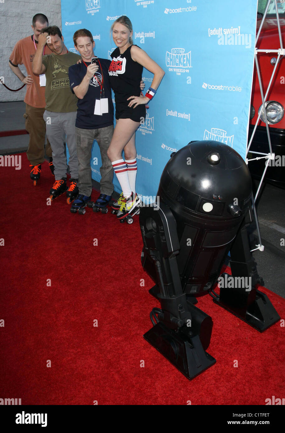 Breckin Meyer, Seth Green e Clare concedere la nuotata adulta presenta: "Robot Chicken's Skate Party Bus Tour" tenutasi presso Skateland Los Foto Stock