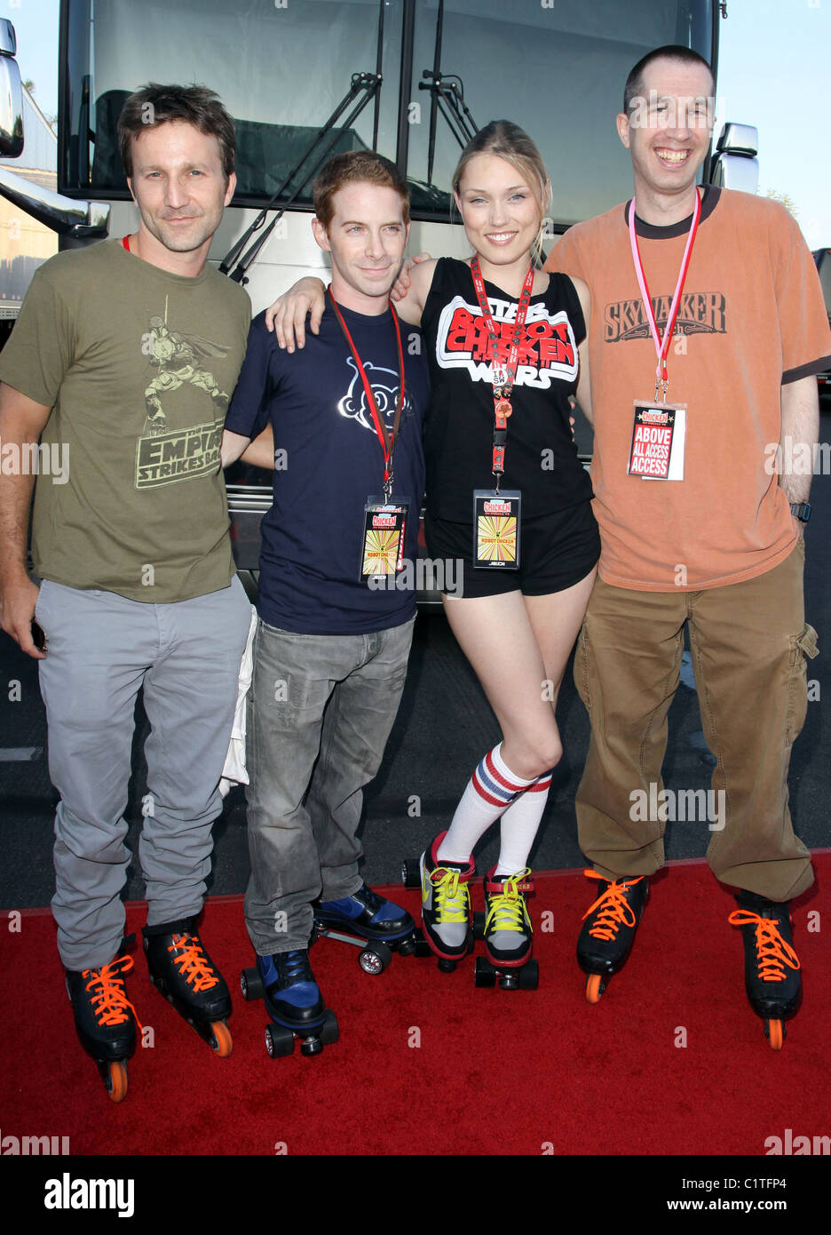 Breckin Meyer, Seth Green, Clare Grant e Matt Senreich nuotata adulta presenta: "Robot Chicken's Skate Party Bus Tour" tenutasi presso Foto Stock