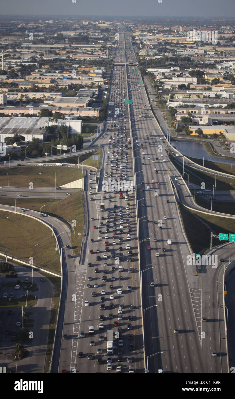 Traffico di Miami in Florida auto autostrada affollata Foto Stock