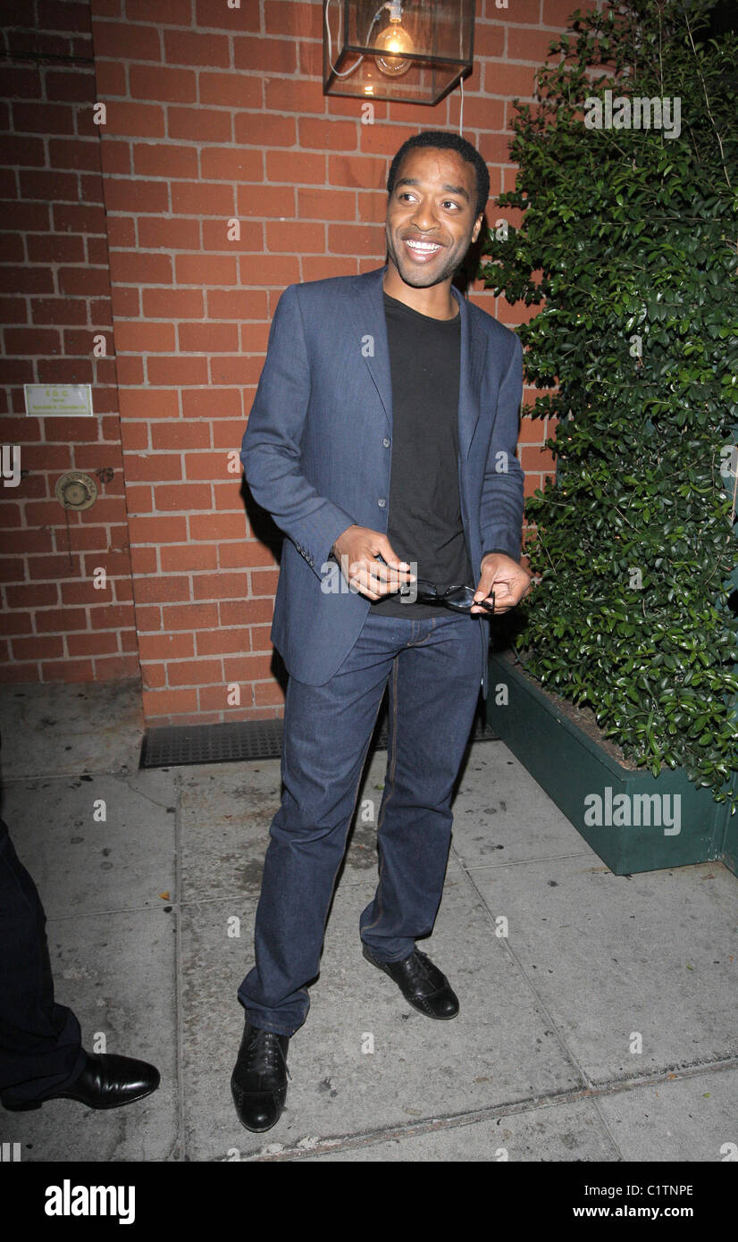 Attore Chiwetel Ejiofor lasciando Signor Chow restaurant di Beverly Hills, la California - 03.08.09 Foto Stock