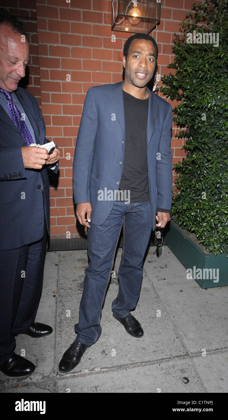 Attore Chiwetel Ejiofor lasciando Signor Chow restaurant di Beverly Hills, la California - 03.08.09 Foto Stock