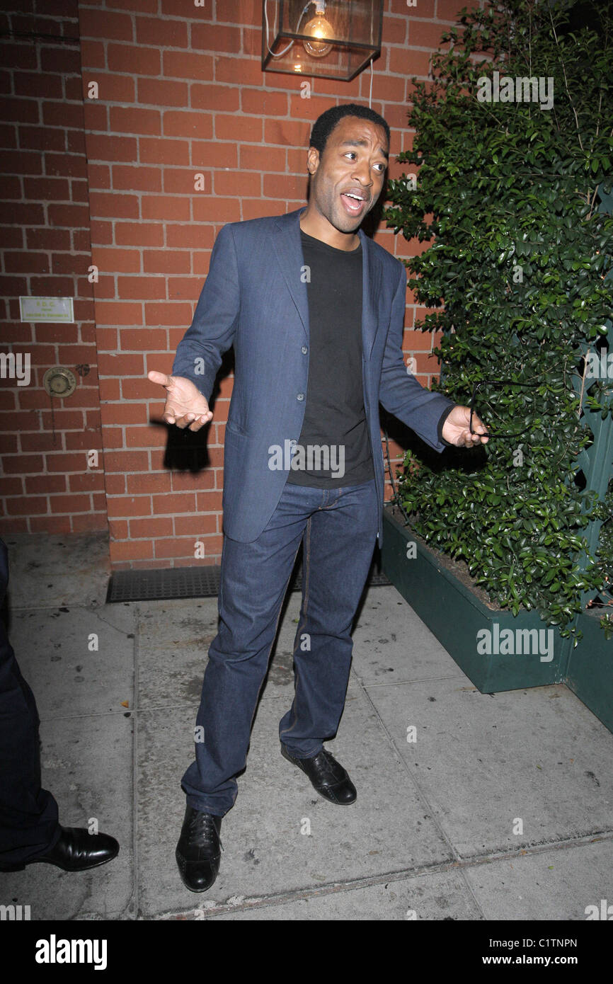 Attore Chiwetel Ejiofor lasciando Signor Chow restaurant di Beverly Hills, la California - 03.08.09 Foto Stock