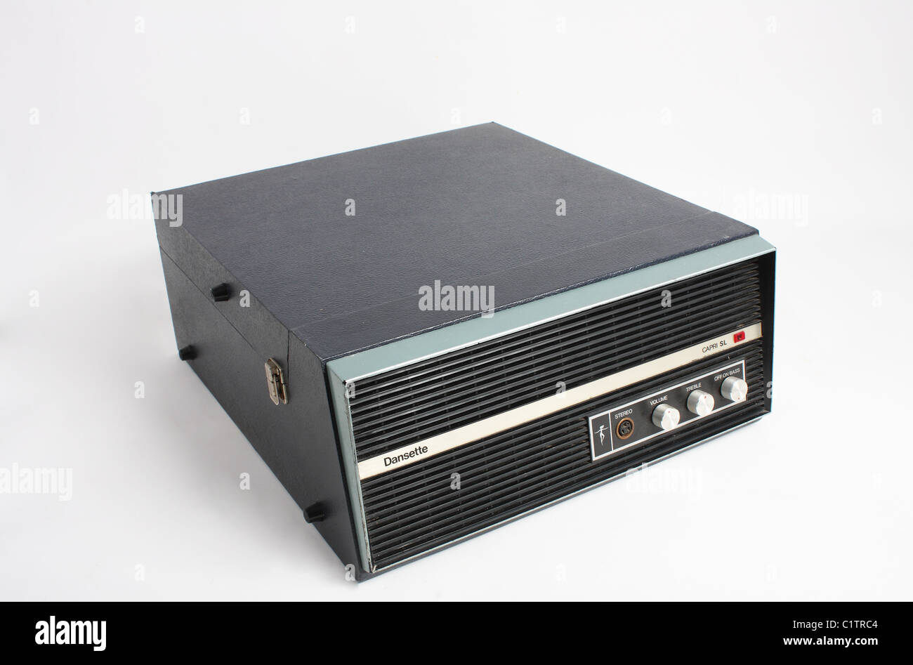 Un Dansette record giocatore e una selezione di LP in vinile singoli e album, un grande intrattenimento retrò elemento musicale. Foto Stock