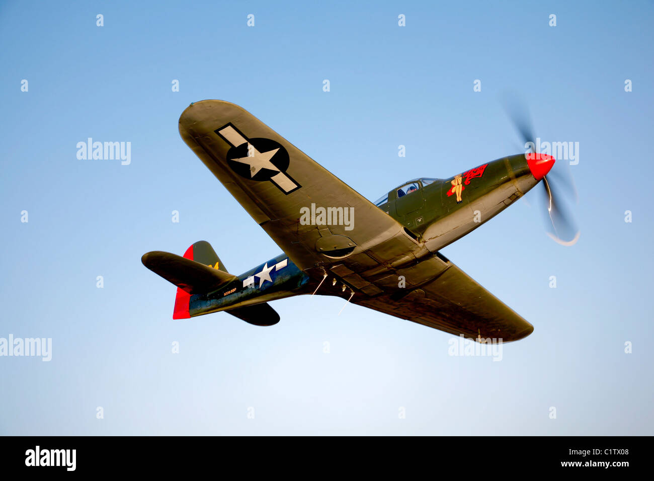 Una campana P-63 Kingcobra in volo nei pressi di Chino, California. Foto Stock