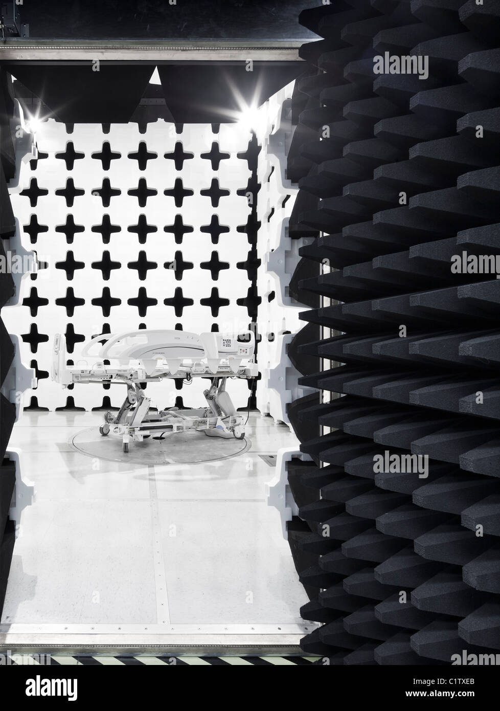 Il radar in un radiazioni perturbatrici camera di misurazione Foto Stock