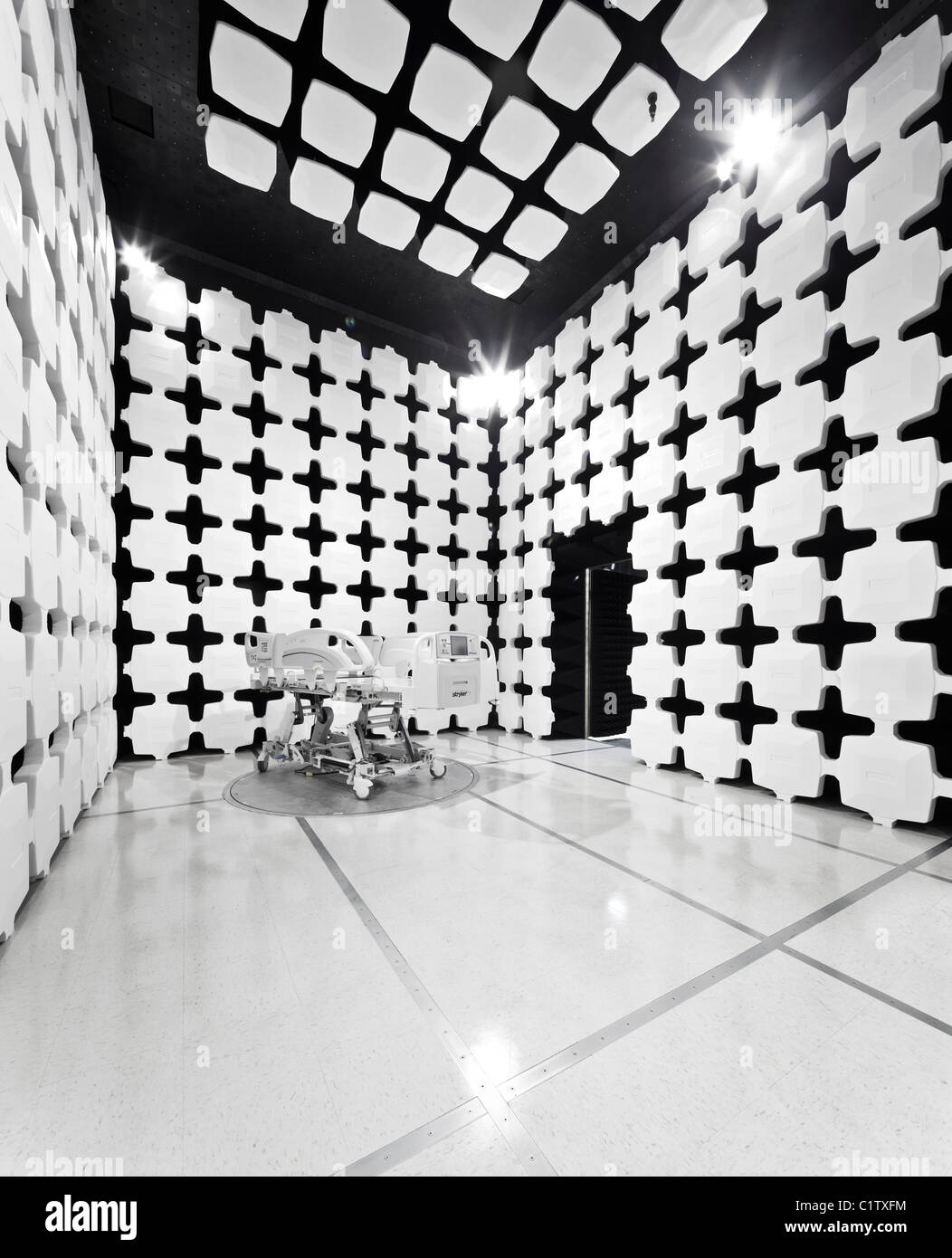 Il radar in un radiazioni perturbatrici camera di misurazione Foto Stock