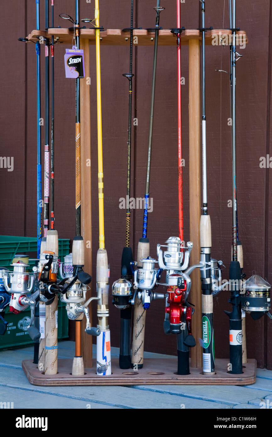 Canne da pesca per la vendita in un negozio, Icy Strait Point, Città  Hoonah, Chichagof Island, Alaska, STATI UNITI D'AMERICA Foto stock - Alamy