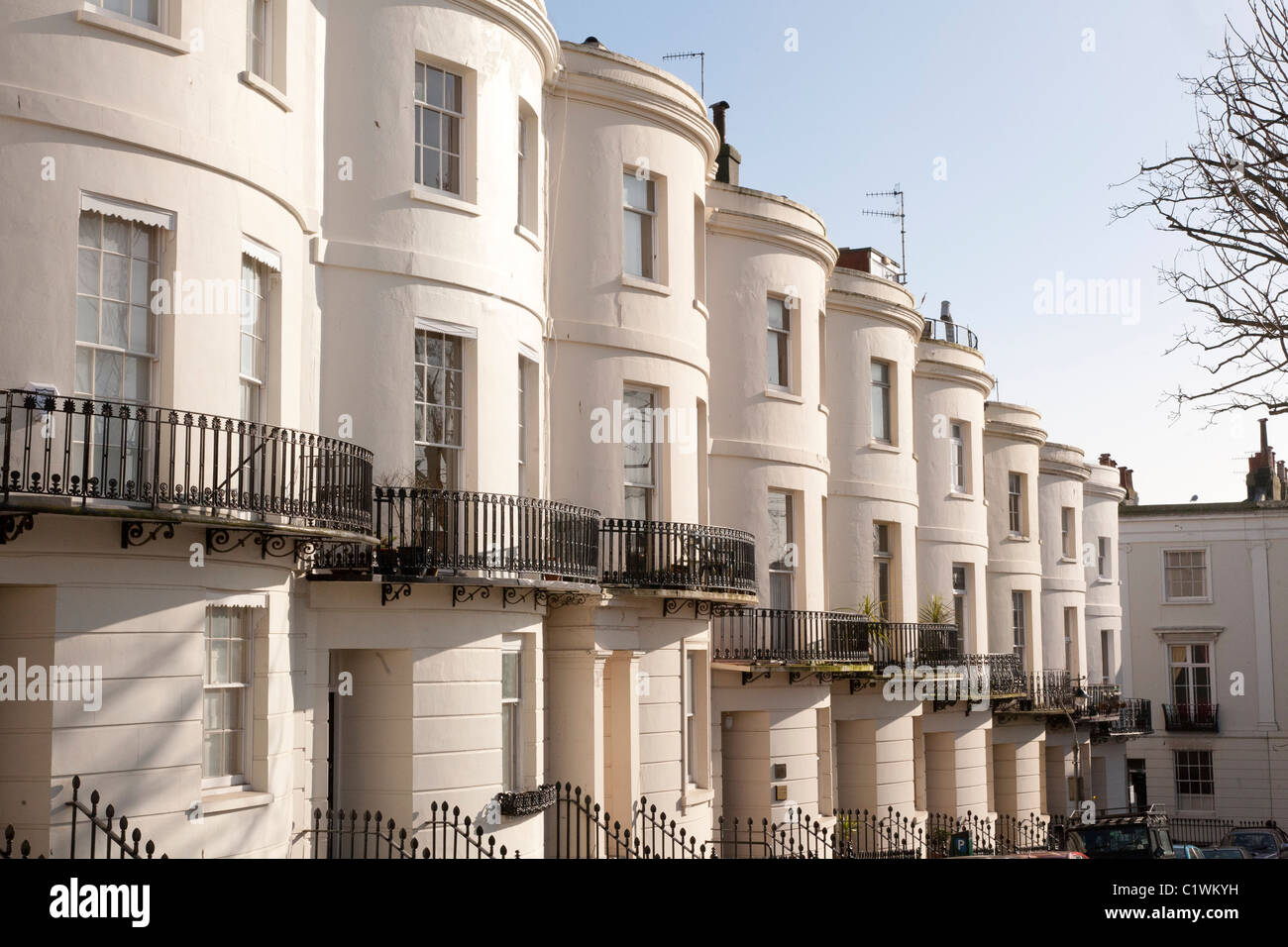 Bow fronteggiata architettura Regency in Norfolk Square, nel quartiere di Brunswick di Brighton e Hove Foto Stock