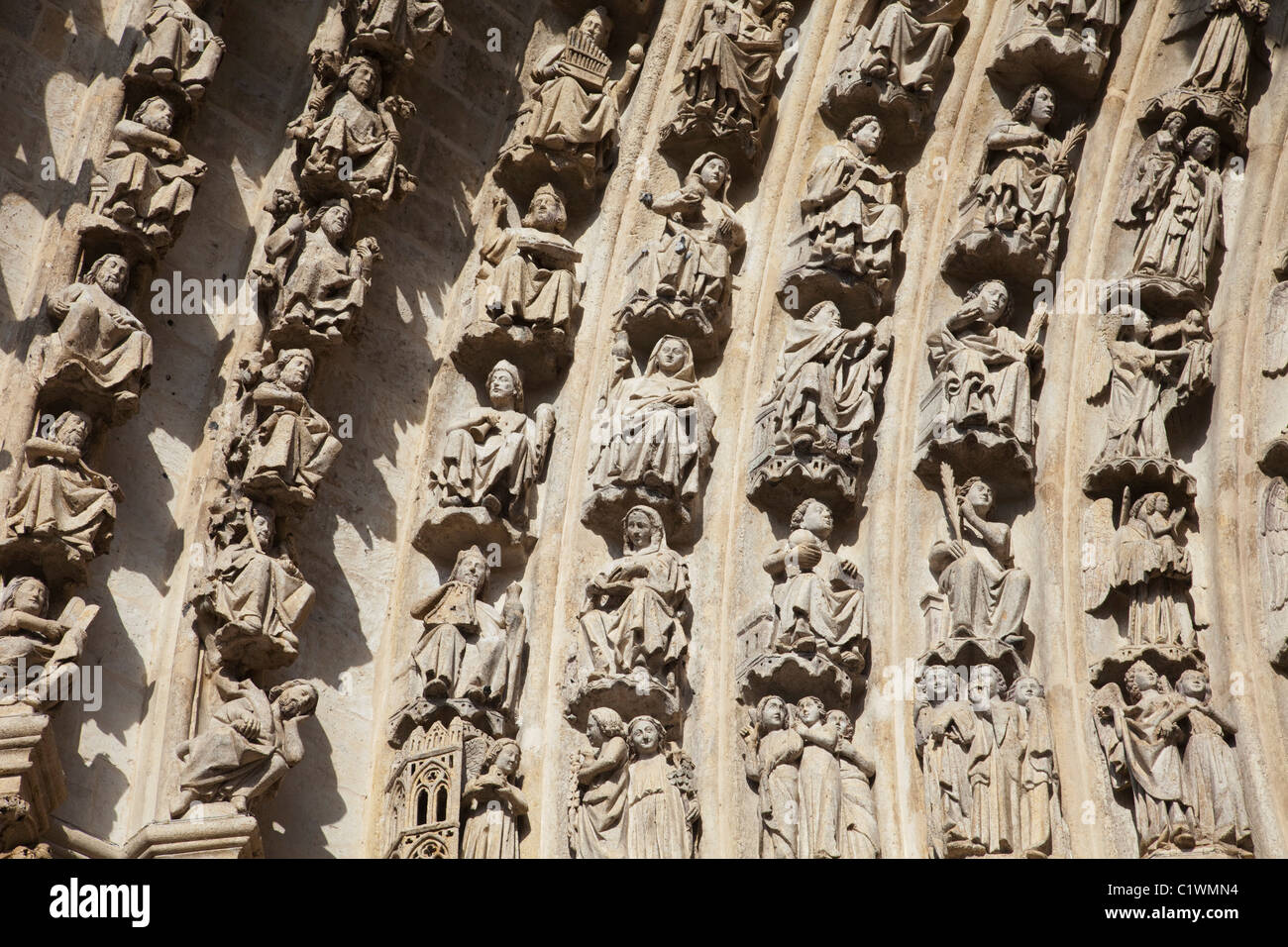Dettaglio del portale dell'ultima sentenza, Notre Dame d'Amiens, Amiens, Somme, Francia Foto Stock