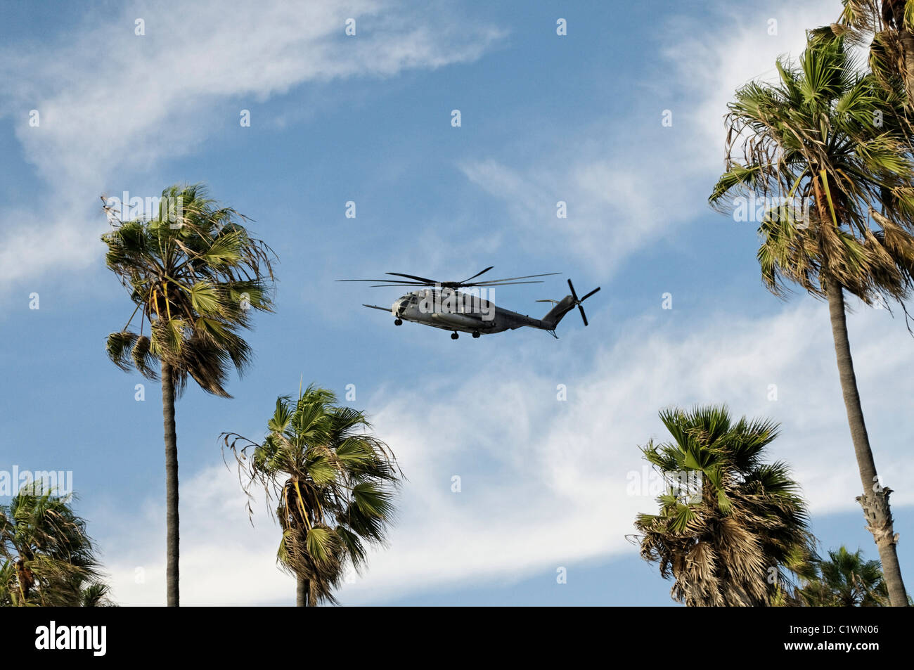 USA California Los Angeles CH-53E Super Stallion elicottero militare precedente la partenza di Air Force One da Los Angeles Foto Stock
