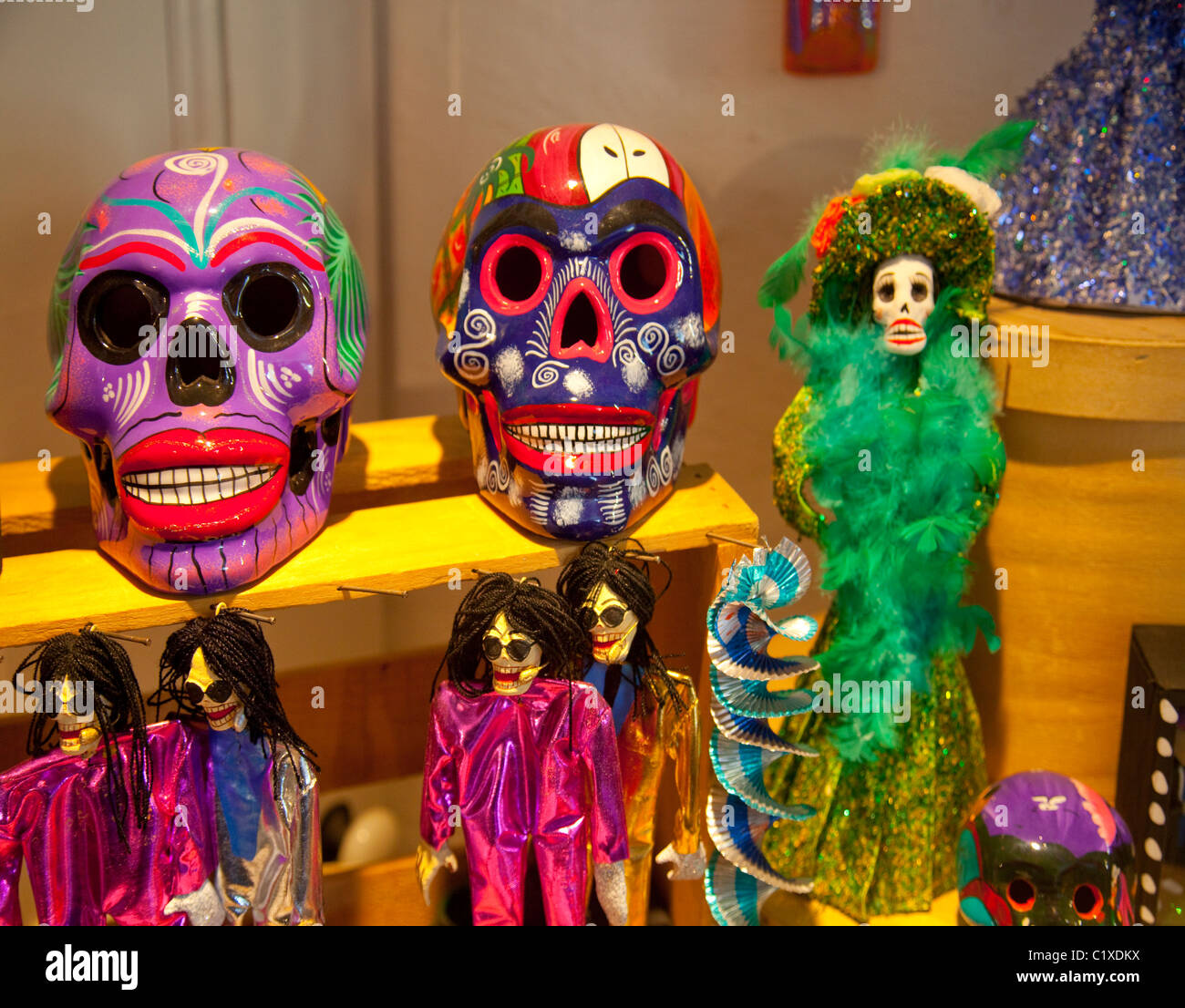 Il giorno dei morti Painted Skull cantante faccia Foto Stock