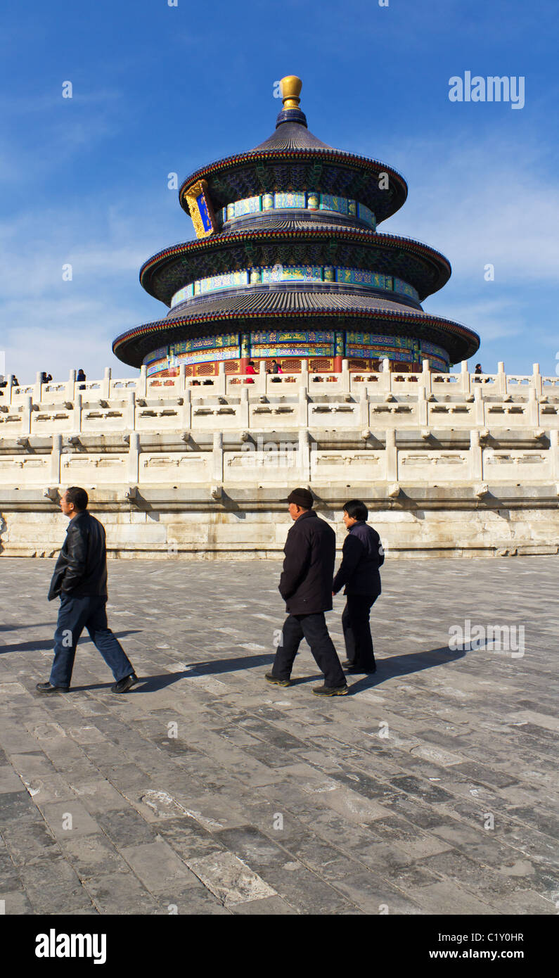 Persone presso il Tempio del cielo di Pechino durante il Capodanno cinese Foto Stock