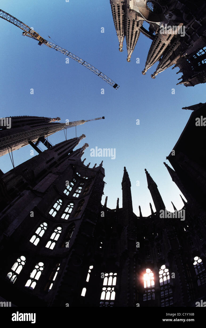 Interno del parzialmente costruita la Sagrada Familia a Barcellona Foto Stock