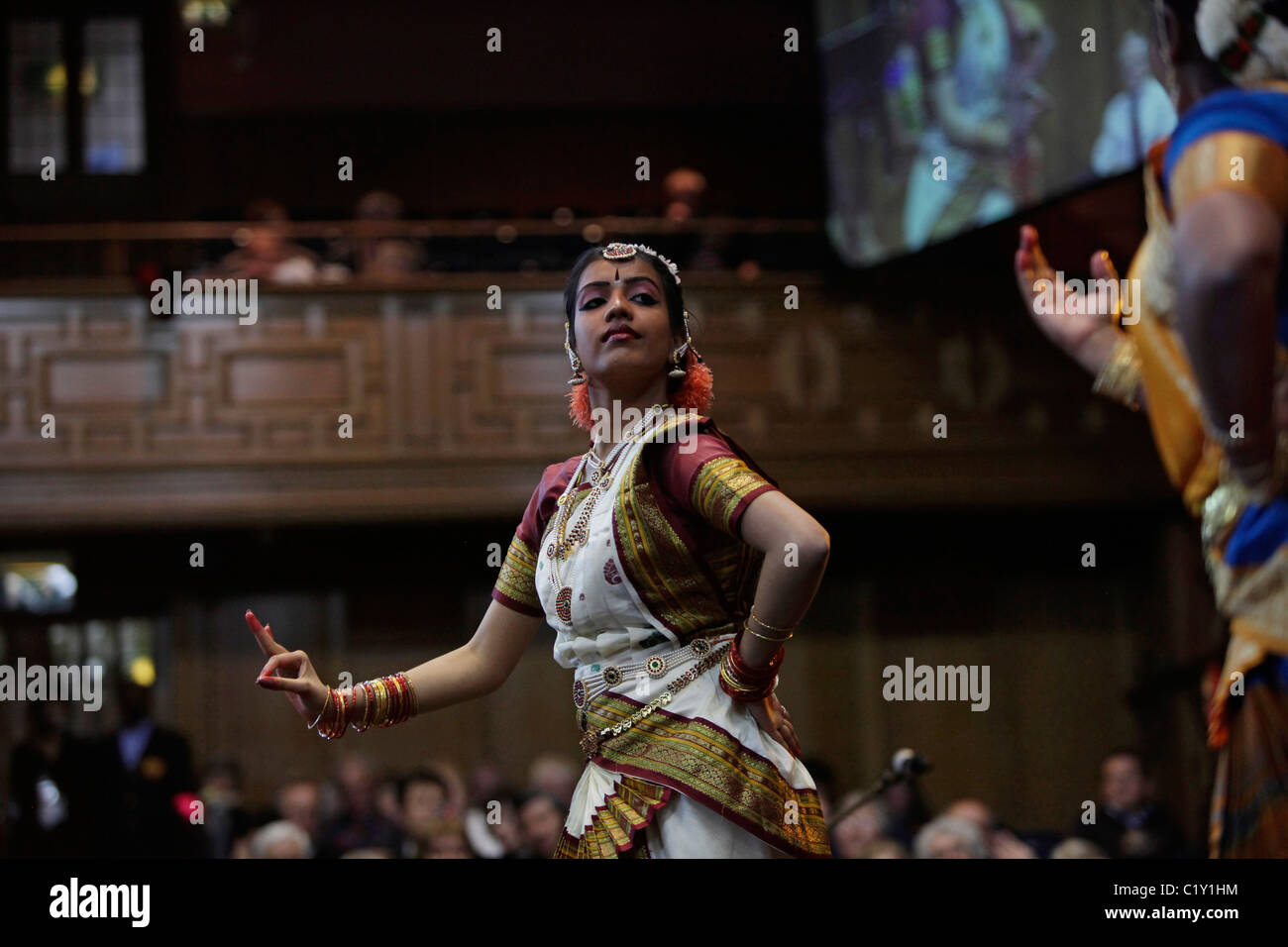Danzatrici indiane di eseguire durante la celebrazione conclusiva del Edinburgh mondiale 2010 Conferenza sulla Missione Foto Stock