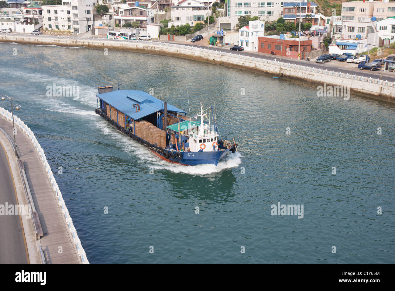 Commerciale sulla barca Tongyeong Canal, Corea del Sud Foto Stock