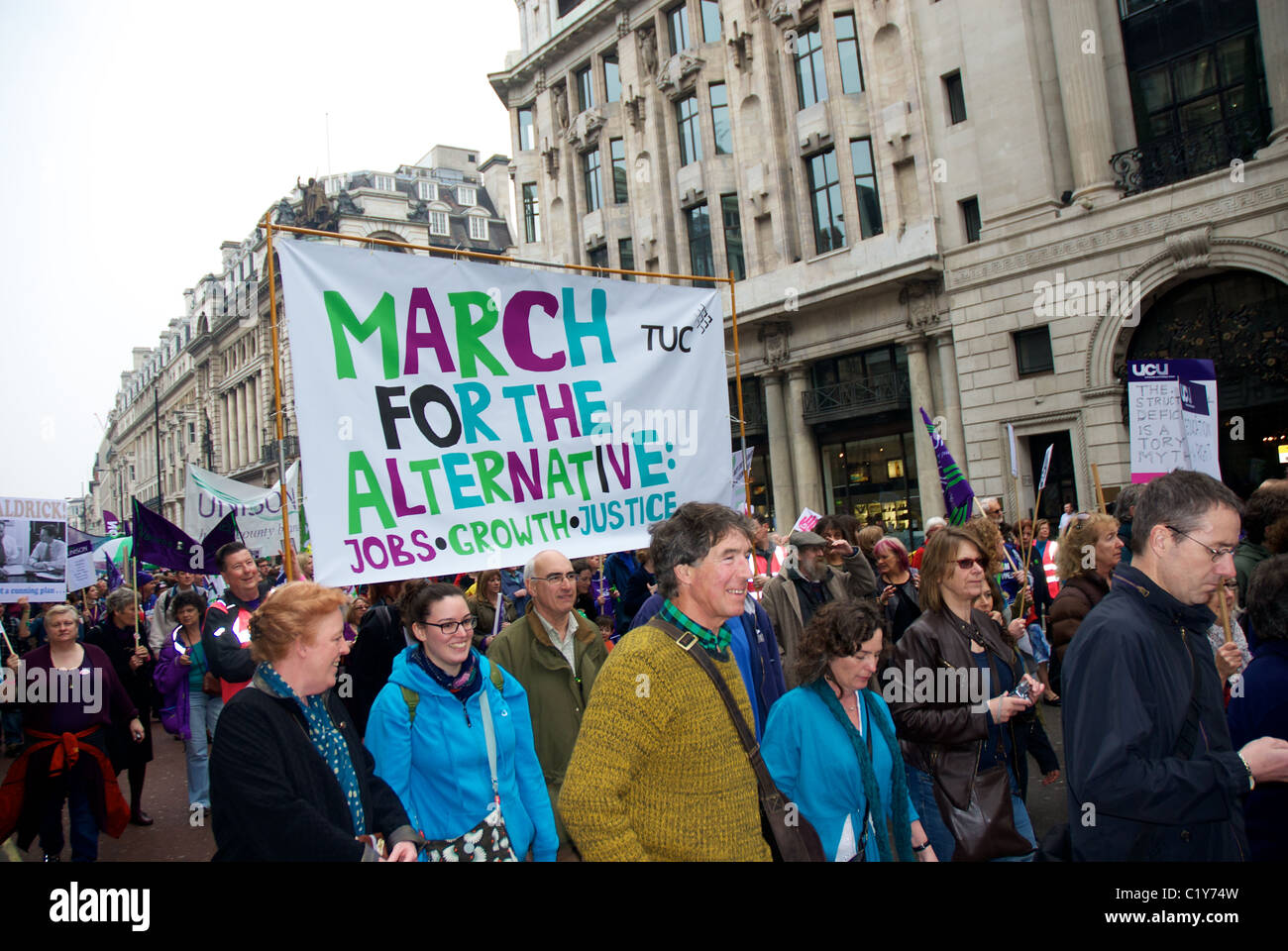 Dimostranti a marzo alternativa per il rally organizzato dalla TUC, Londra, Inghilterra Foto Stock