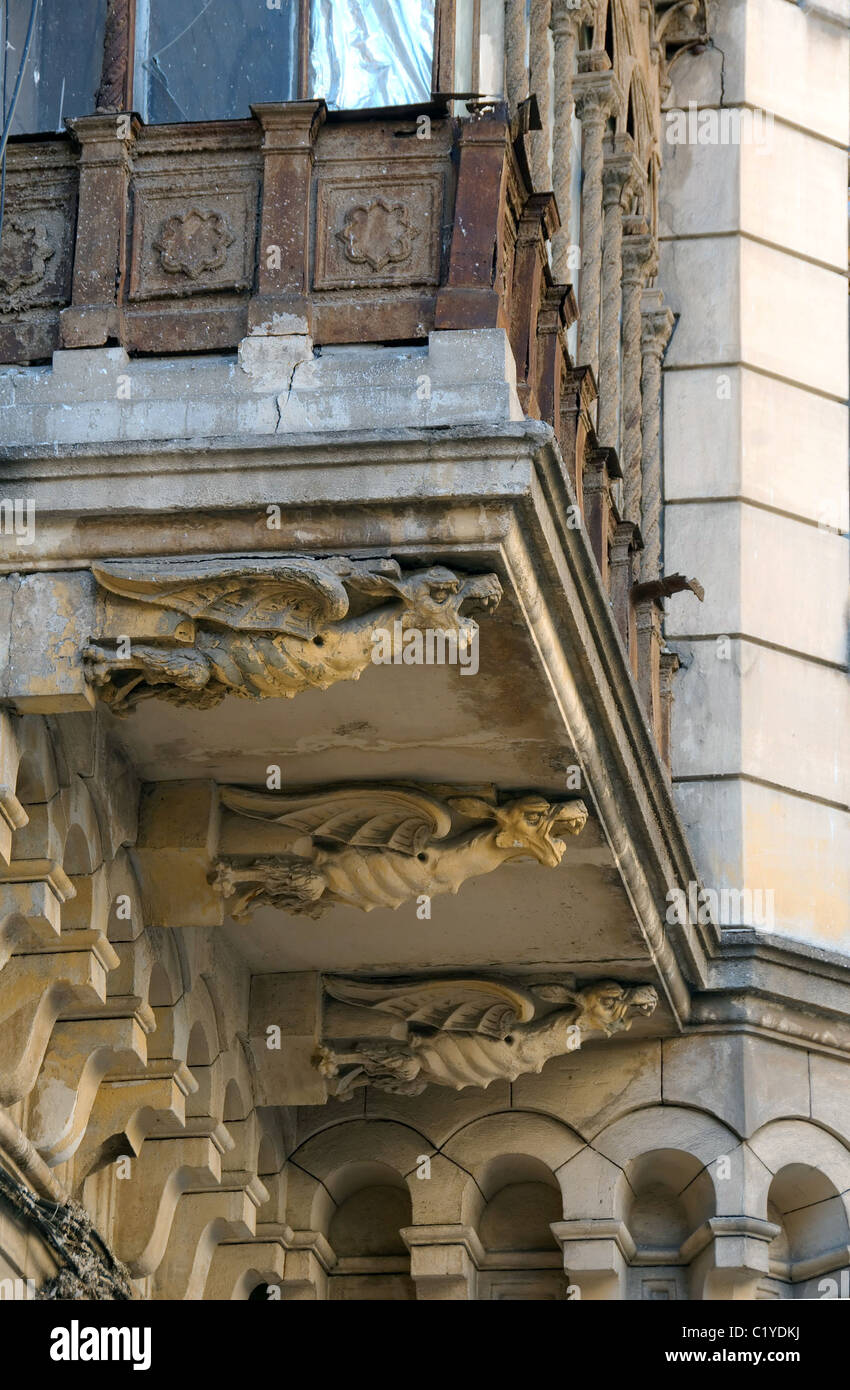 Scultura di Griffin come un balcone decorazione Foto Stock