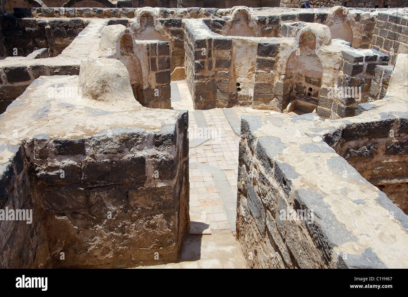 Bagno romano, antica città di Bosra, Siria Foto Stock