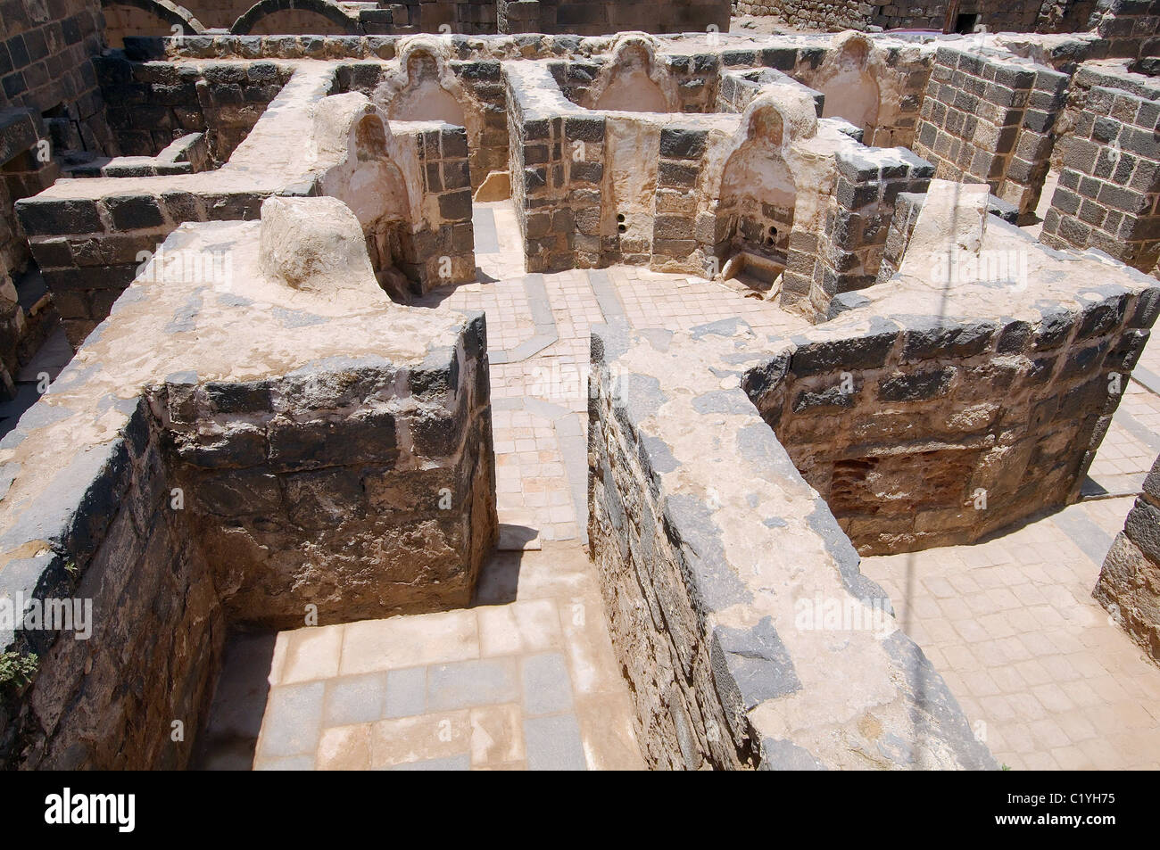 Bagno romano, antica città di Bosra, Siria Foto Stock