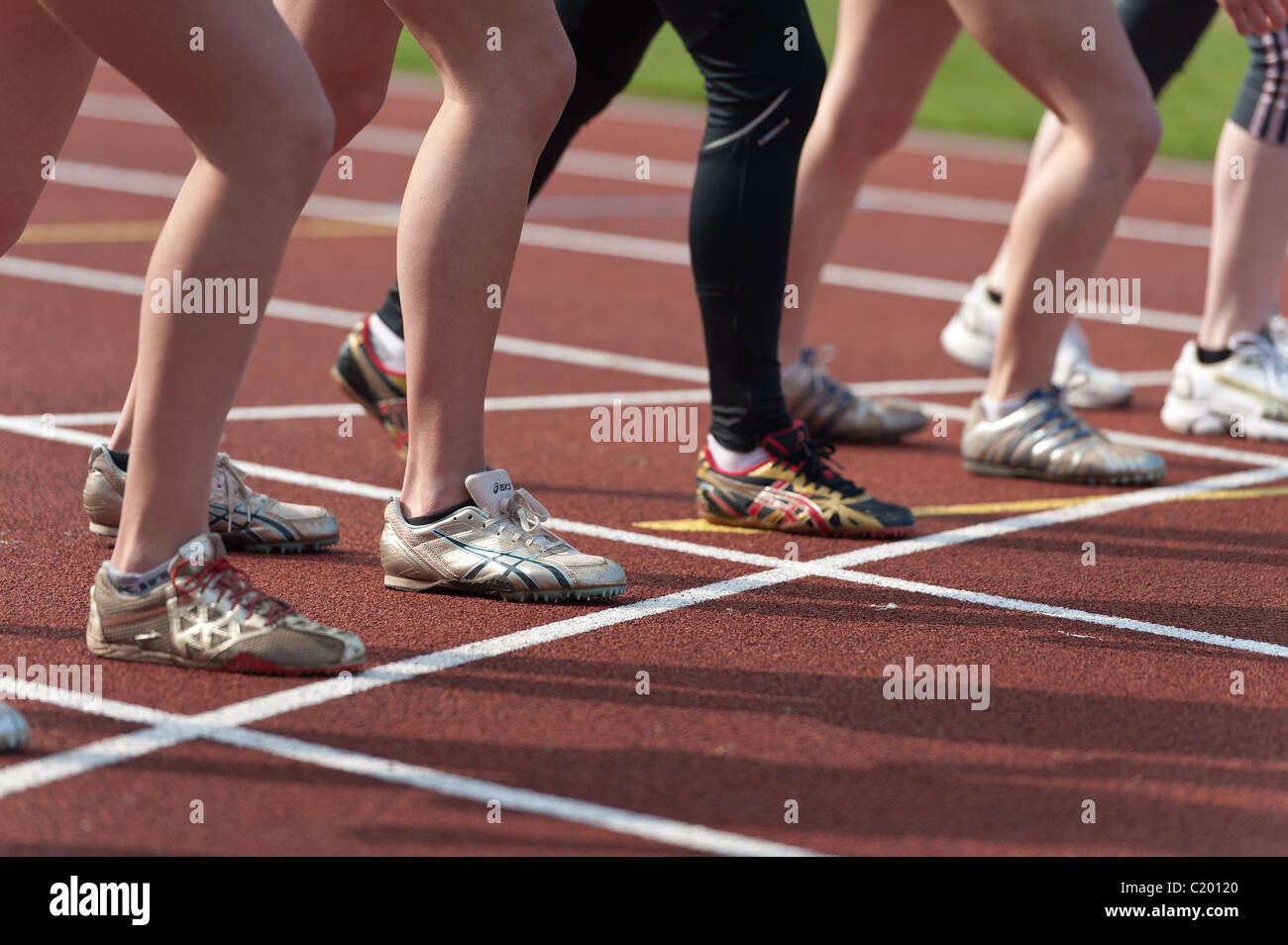 Inizio della distanza lungo la via caso cittadini Foto Stock